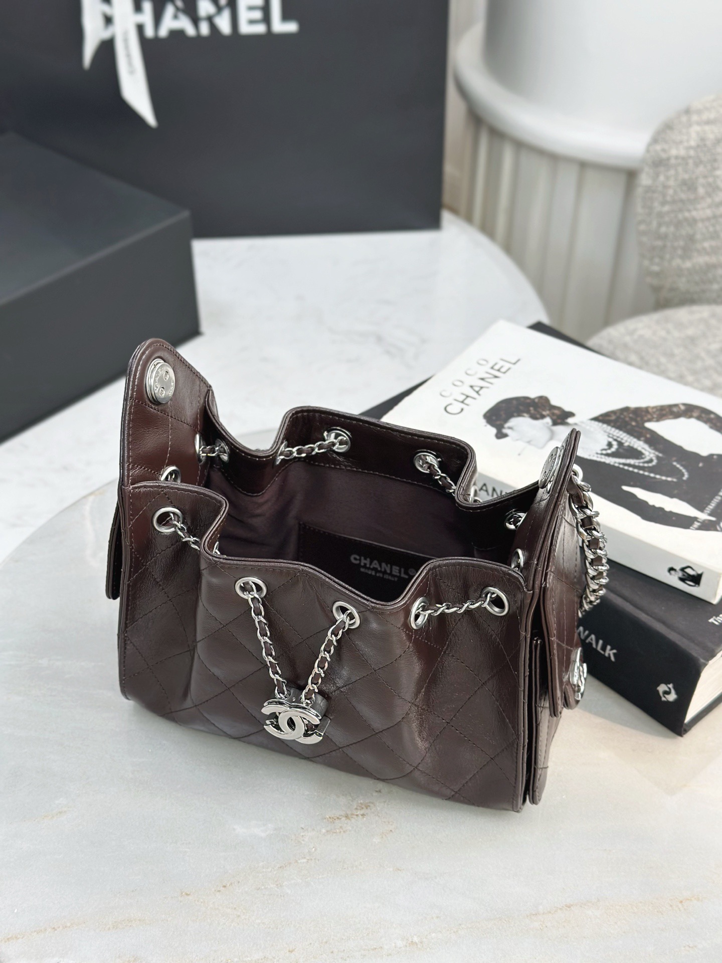 CHANEL 25 Small Handbag Shiny Crumpled Calfskin Dark Brown - image 6