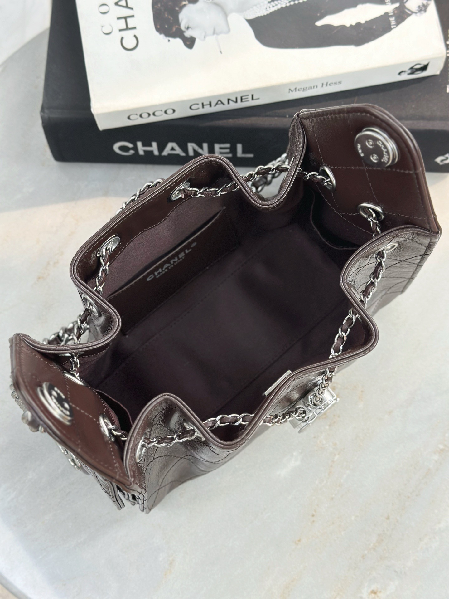 CHANEL 25 Small Handbag Shiny Crumpled Calfskin Dark Brown - image 7