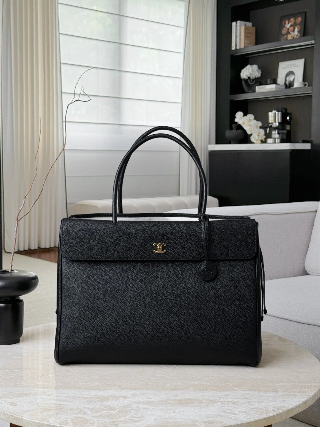 CHANEL Large Tote Grained Calfskin - image 2