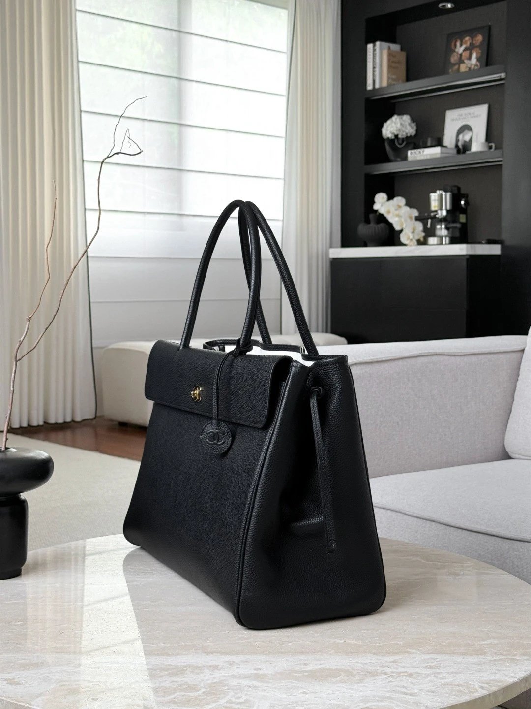 CHANEL Large Tote Grained Calfskin - image 4