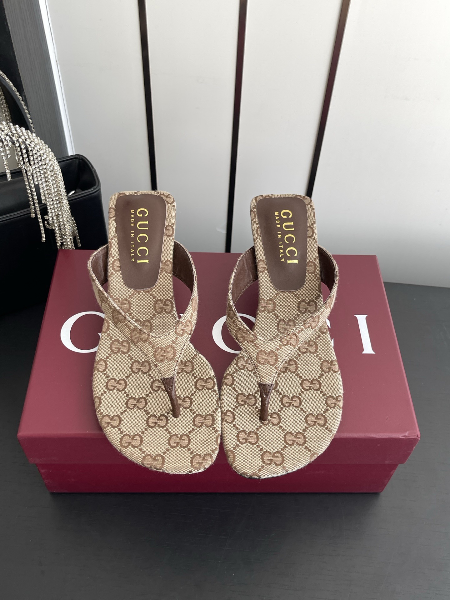 GUCCI Vuttoria thong in sand and brown GG canvas - image 2
