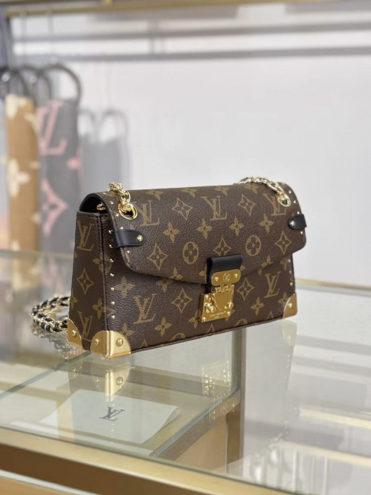 LV Trunkie East West - image 3