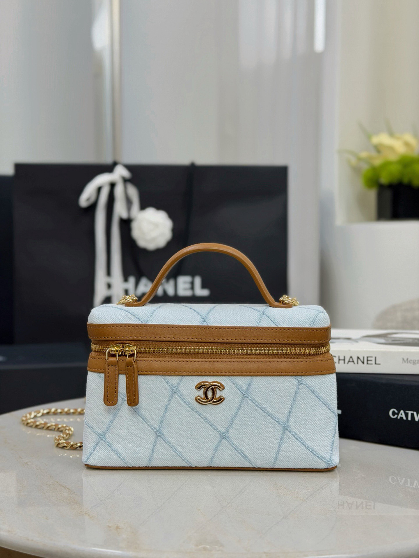 CHANEL Washed Denim Calfskin Vanity Case With Chain Blue Brown - image 2