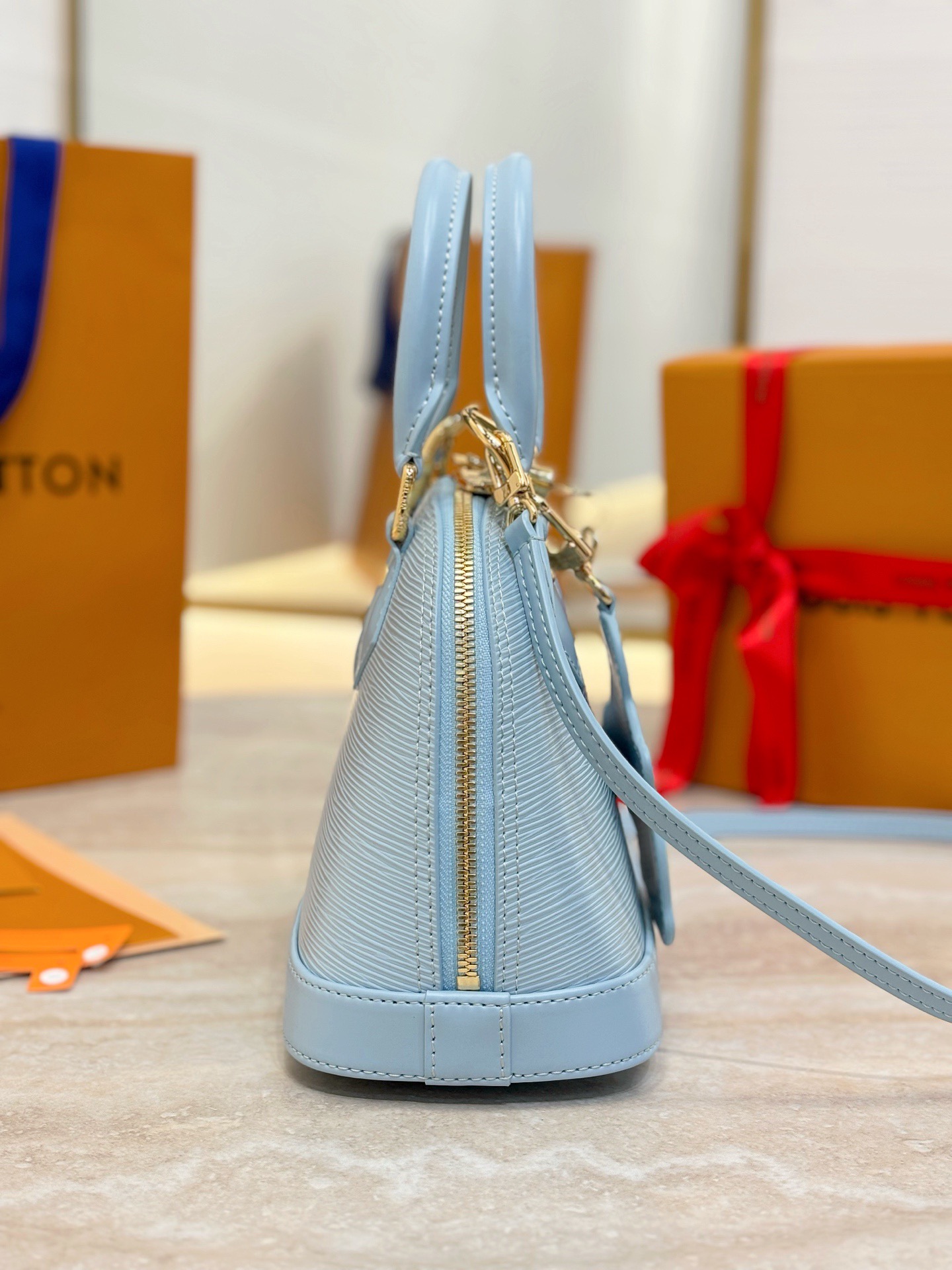 LV X TM Alma BB M14197 - image 3