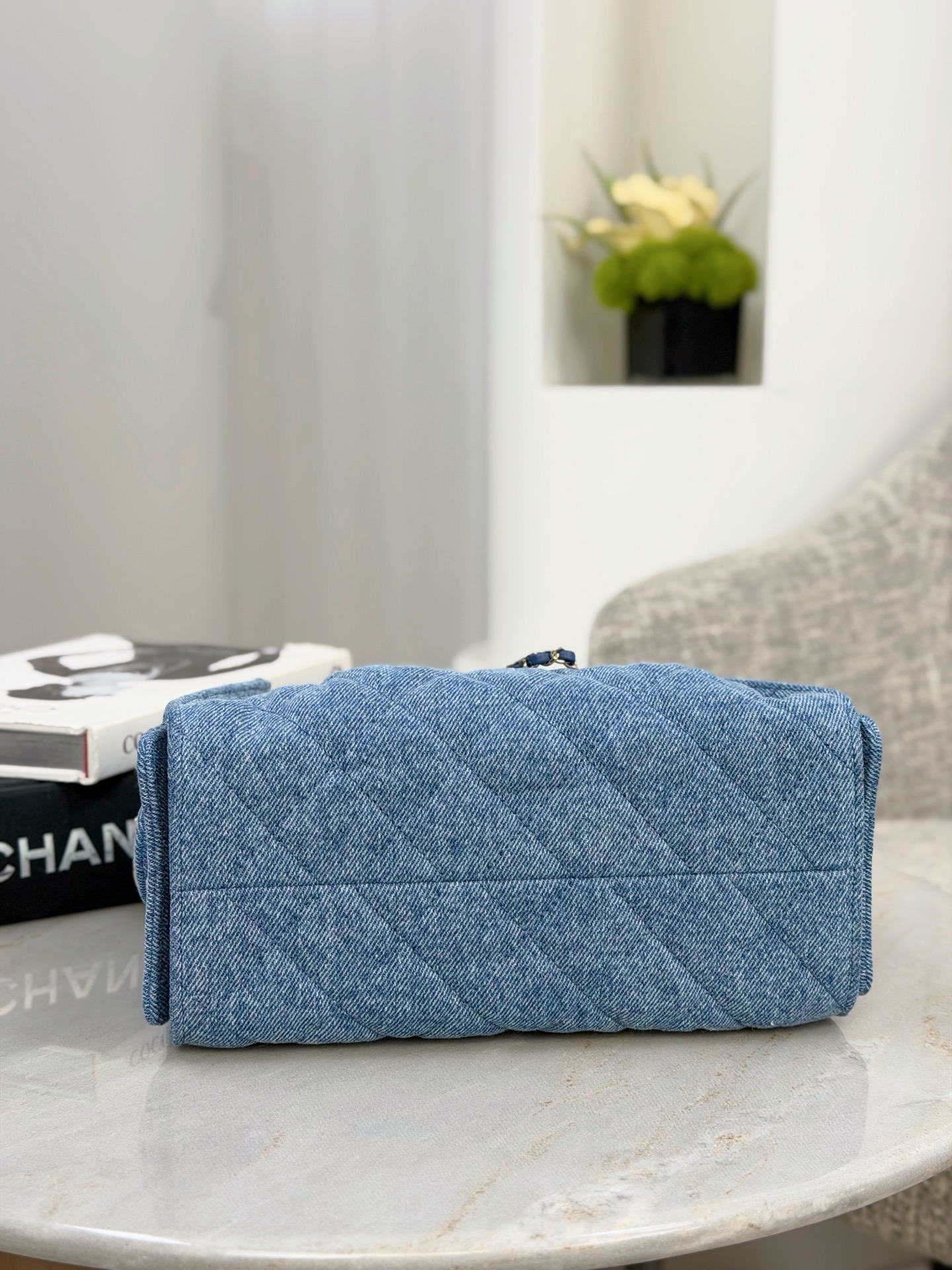 CHANEL 25 SMALL HANDBAG Washed Denim - image 5