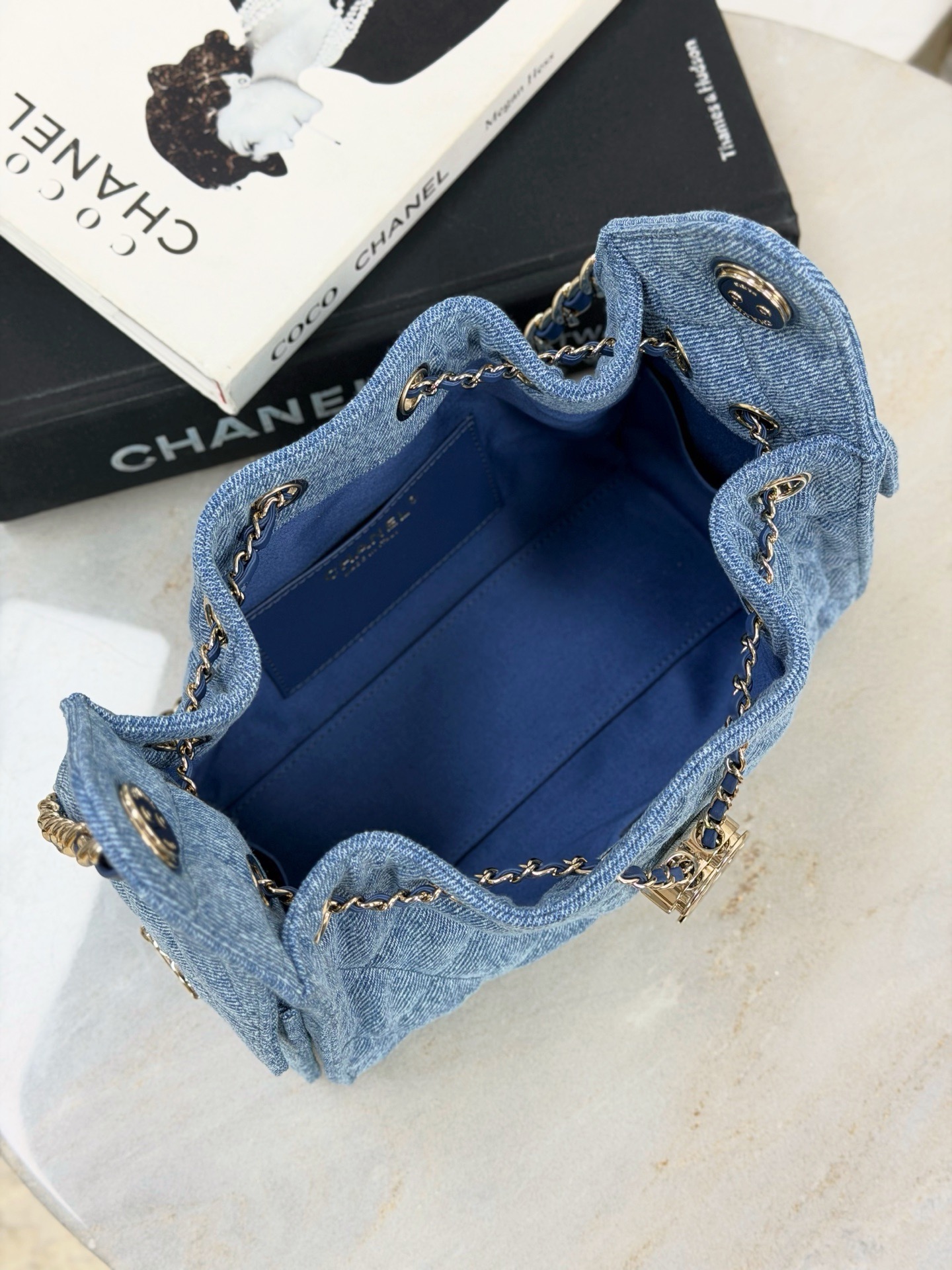 CHANEL 25 SMALL HANDBAG Washed Denim - image 7