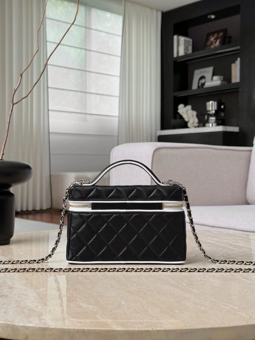 CHANEL 26ss Vanity Bag - image 3