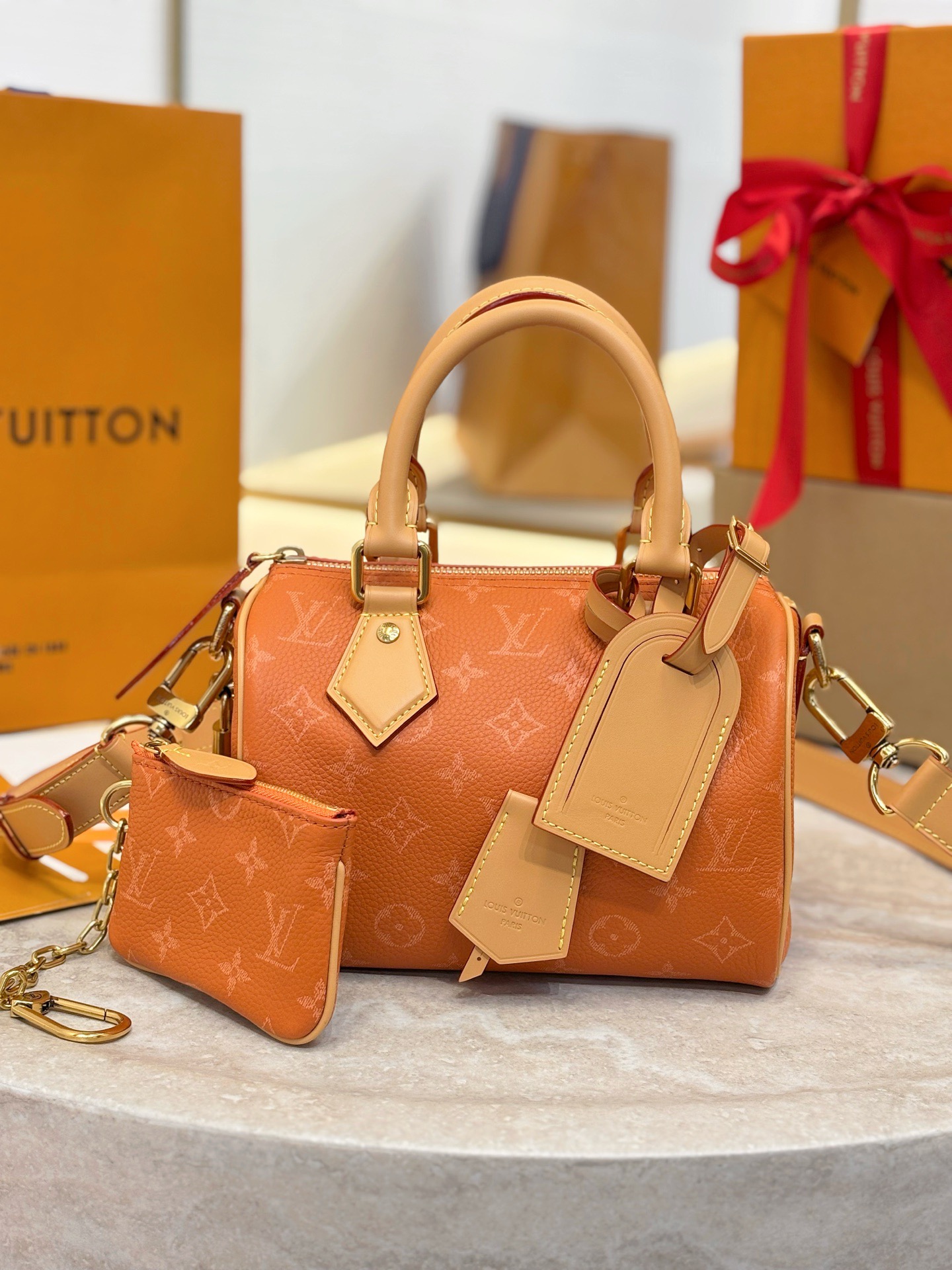 LV Speedy P9 20 M28307 - image 2