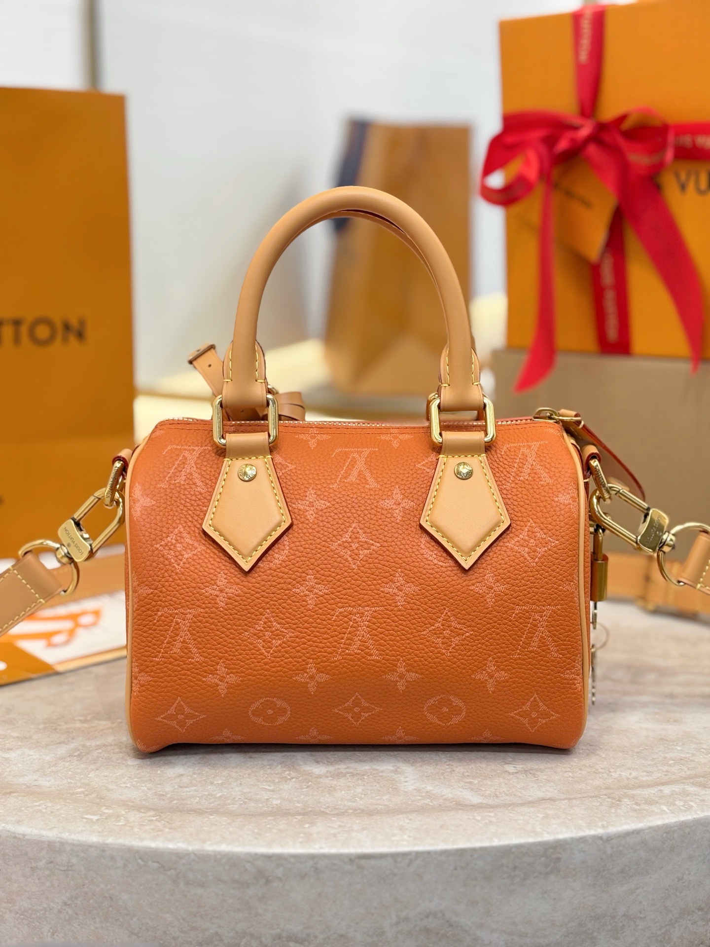 LV Speedy P9 20 M28307 - image 4