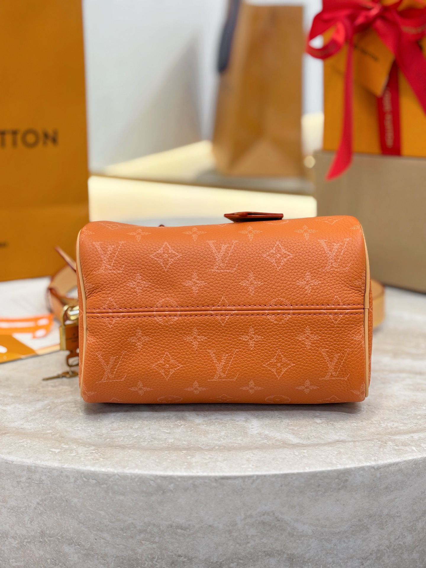 LV Speedy P9 20 M28307 - image 5