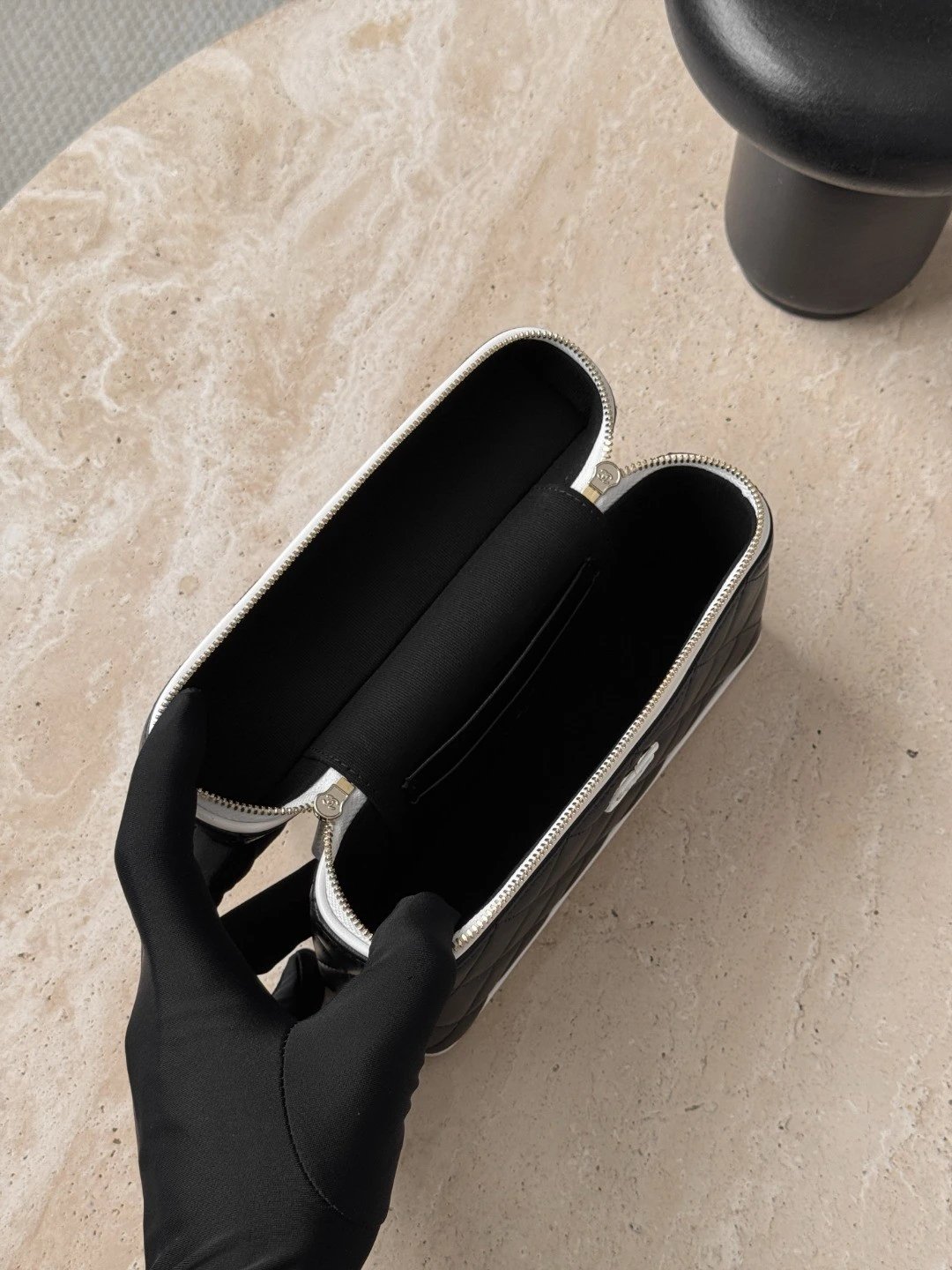 CHANEL 26ss Vanity Bag - image 6