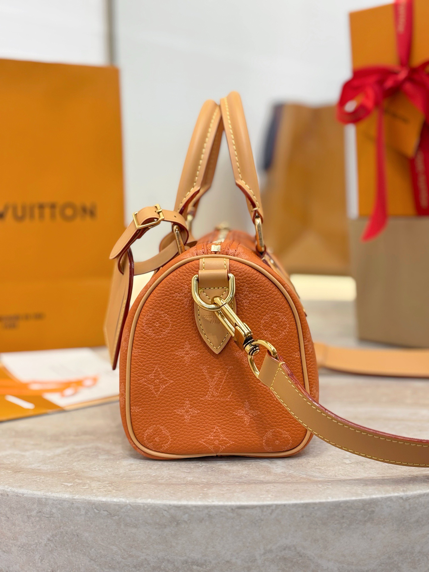 LV Speedy P9 20 M28307 - image 3