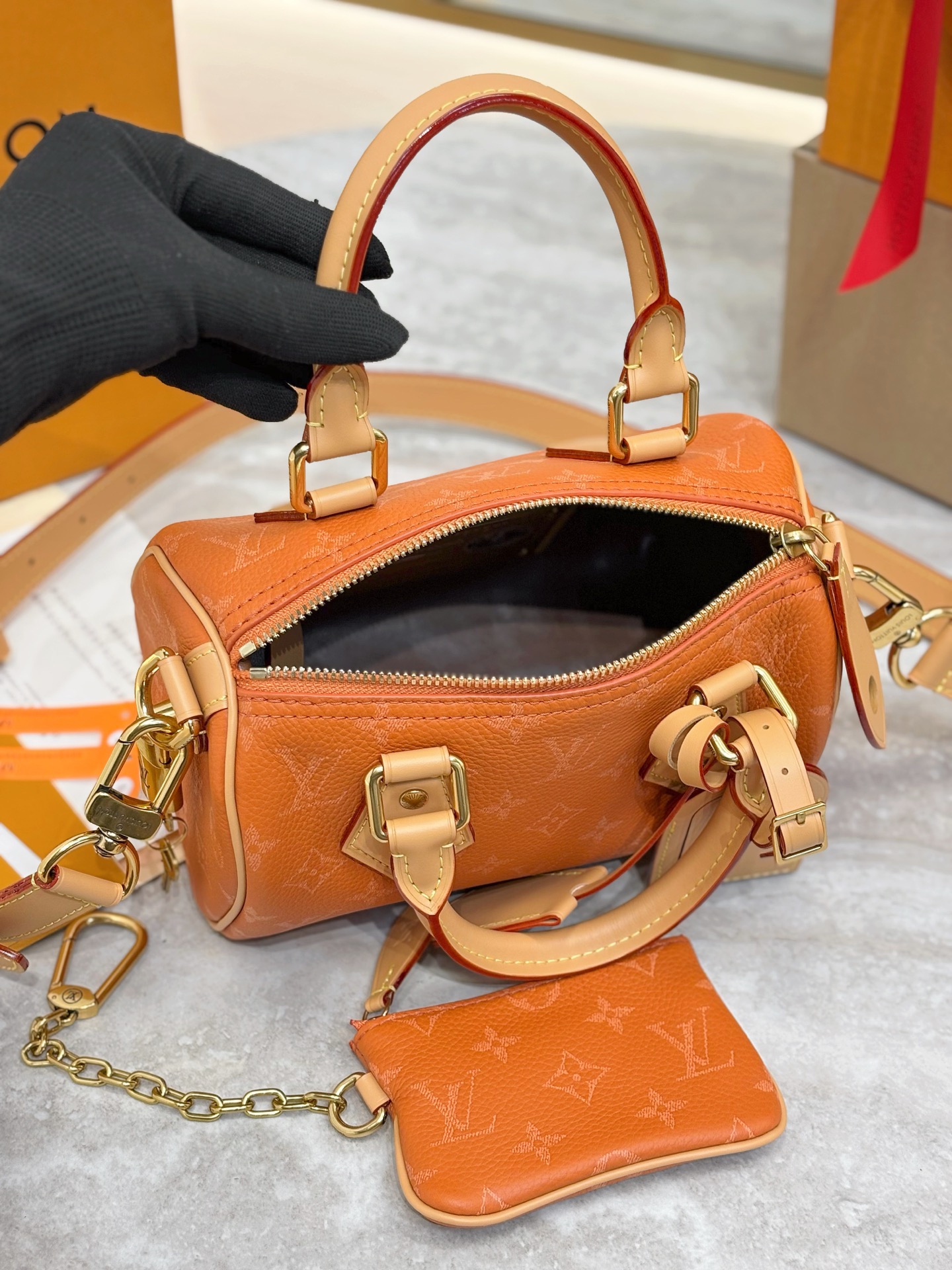 LV Speedy P9 20 M28307 - image 6