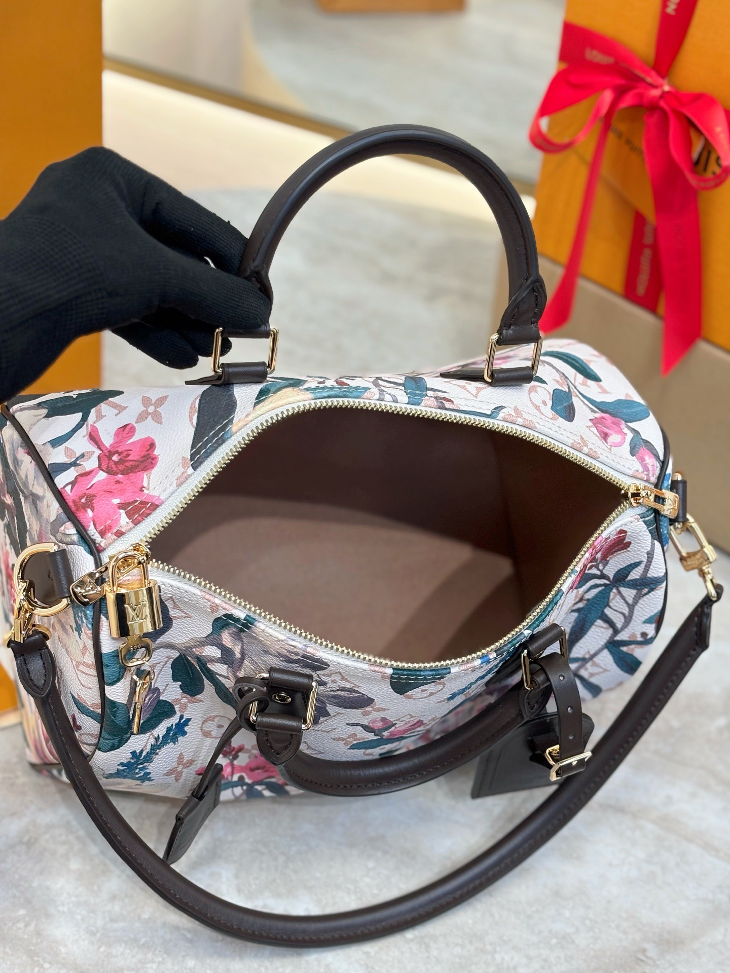 LV Speedy Soft 30 M29066 - image 6