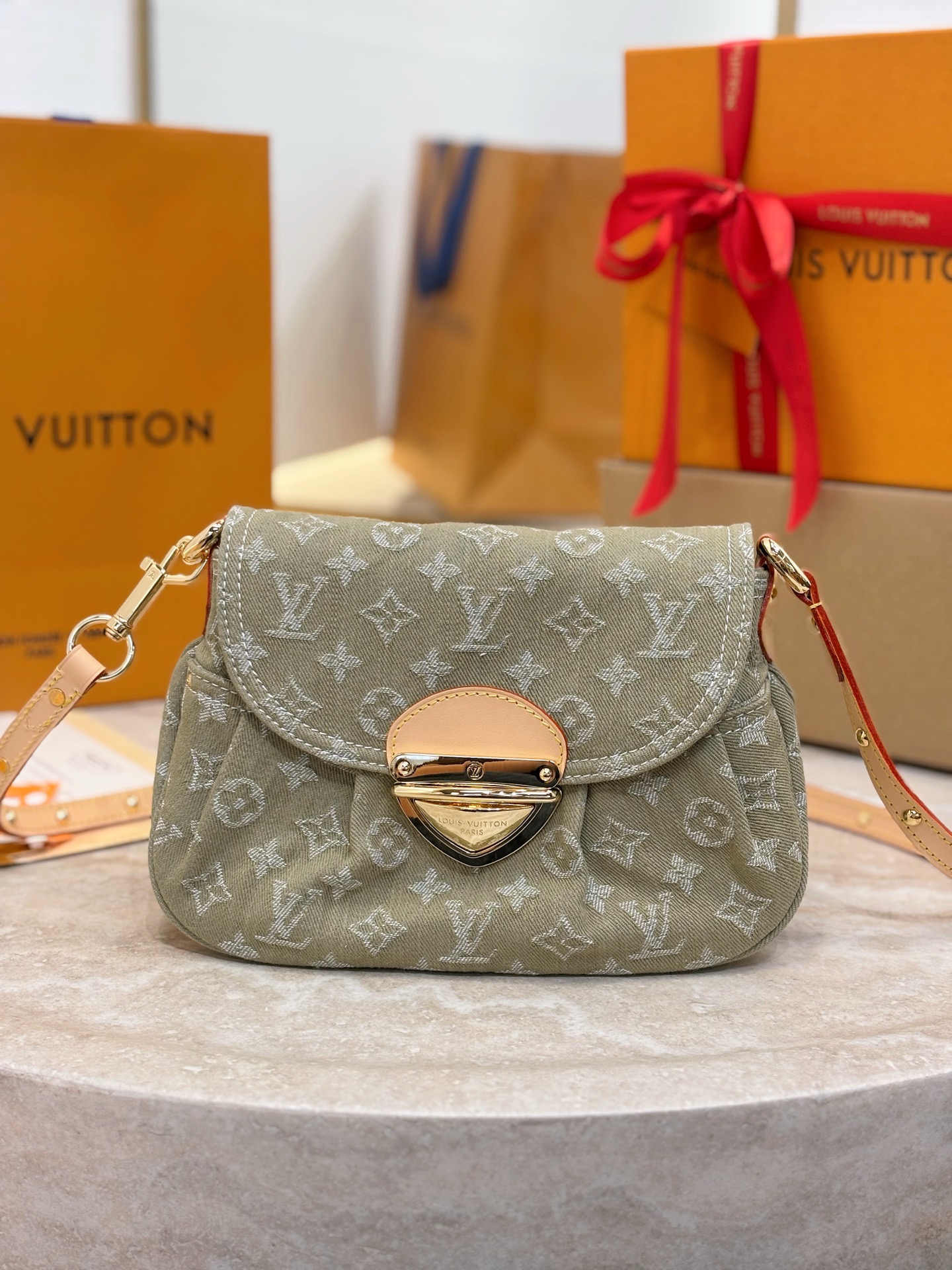 LV SunSet Denim M46829 - image 2