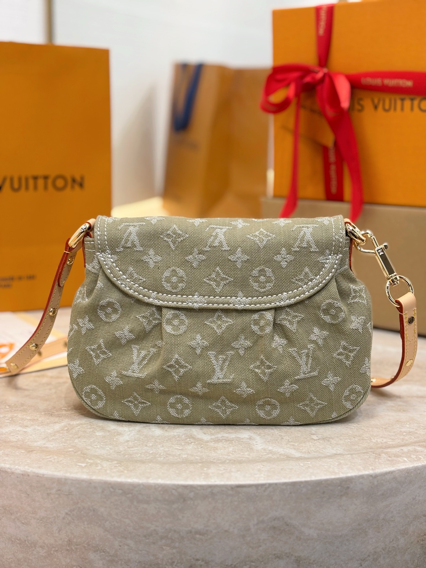 LV SunSet Denim M46829 - image 3