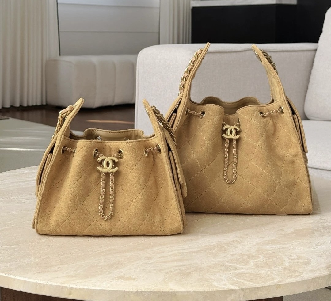 CHANEL 25 Hobo Bag Suede-Ginger Yellow - image 7