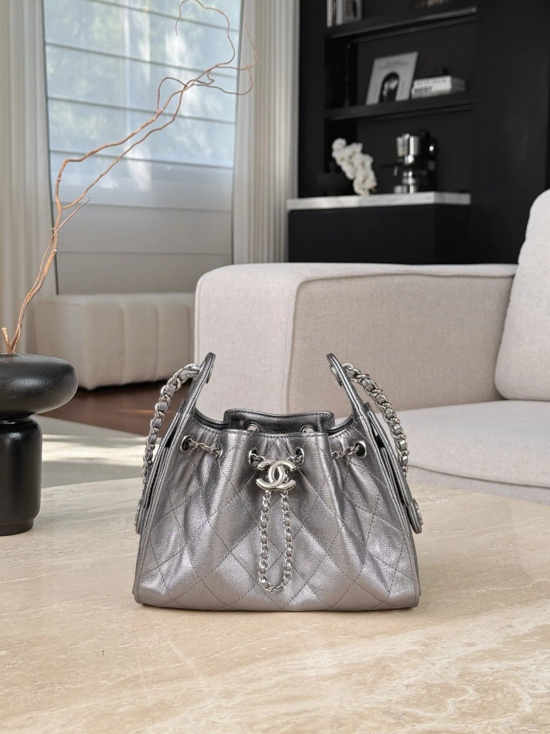 CHANEL 25Bag Calfskin in Dark Metallie Silver - image 2