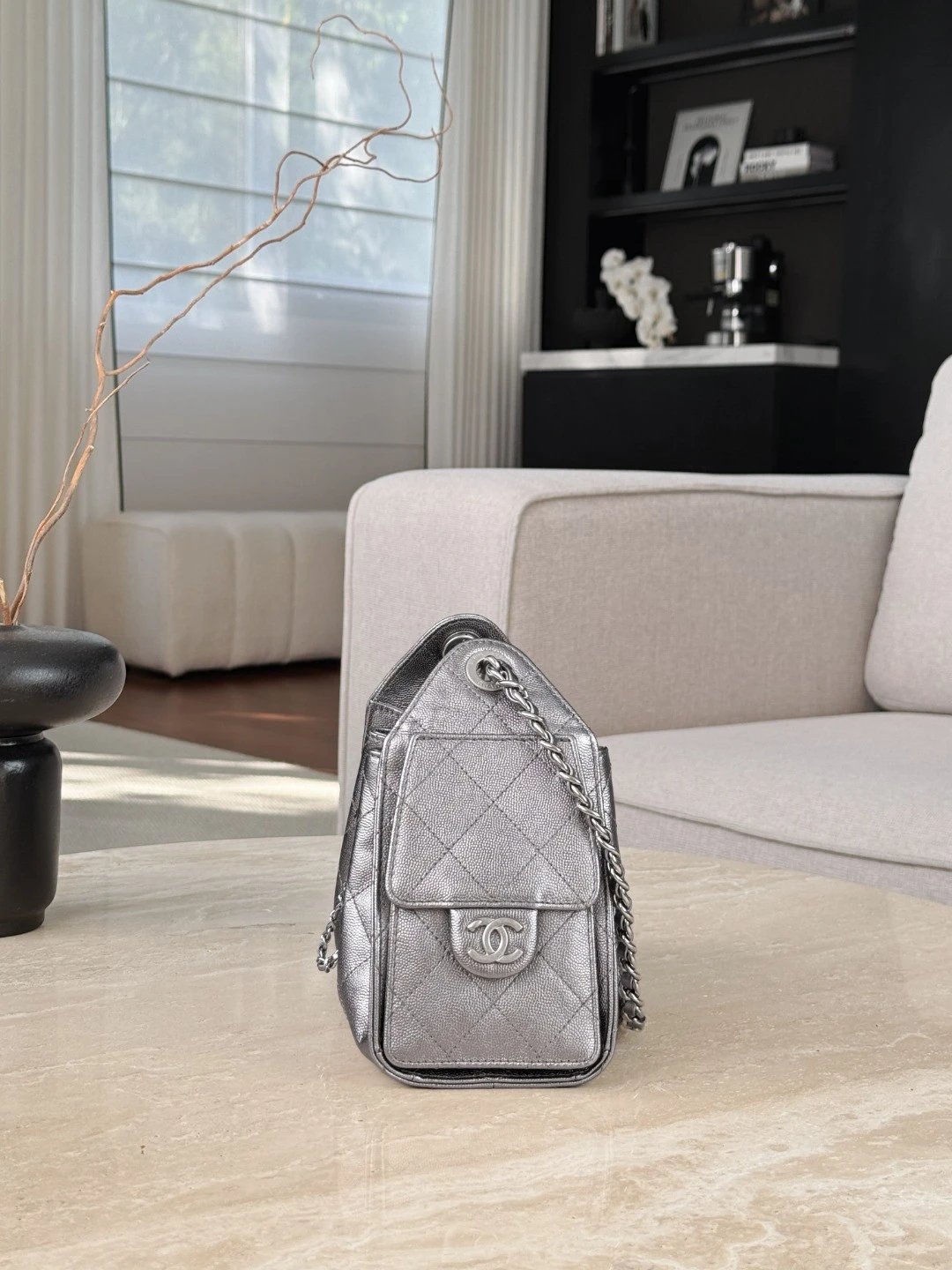 CHANEL 25Bag Calfskin in Dark Metallie Silver - image 4