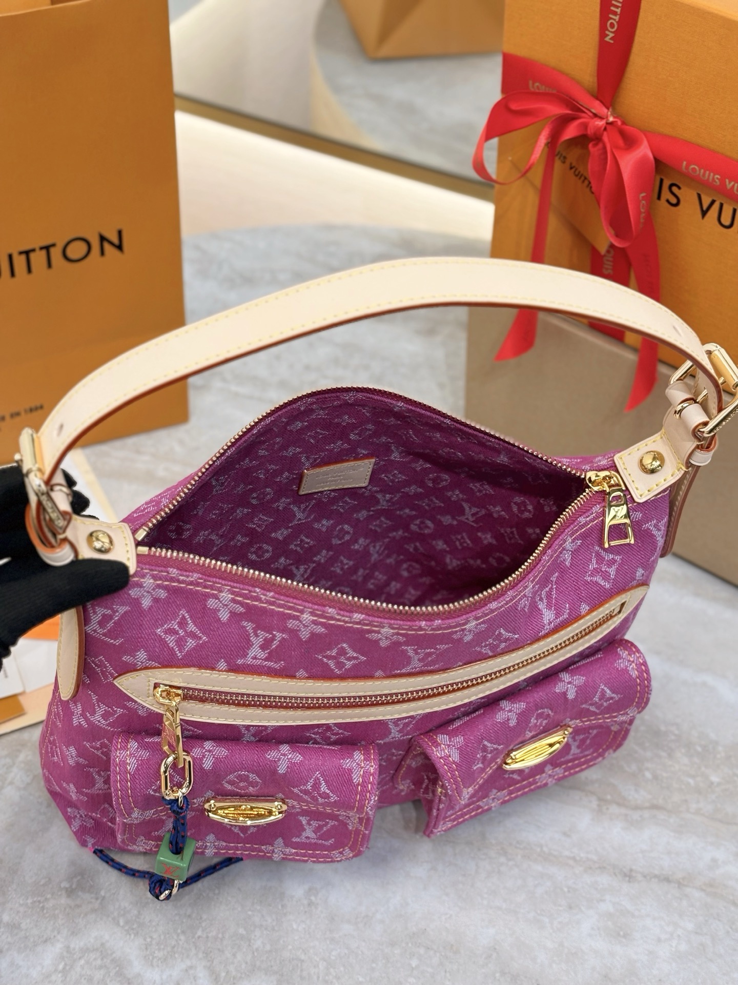 LV Baggy M28266 - image 6