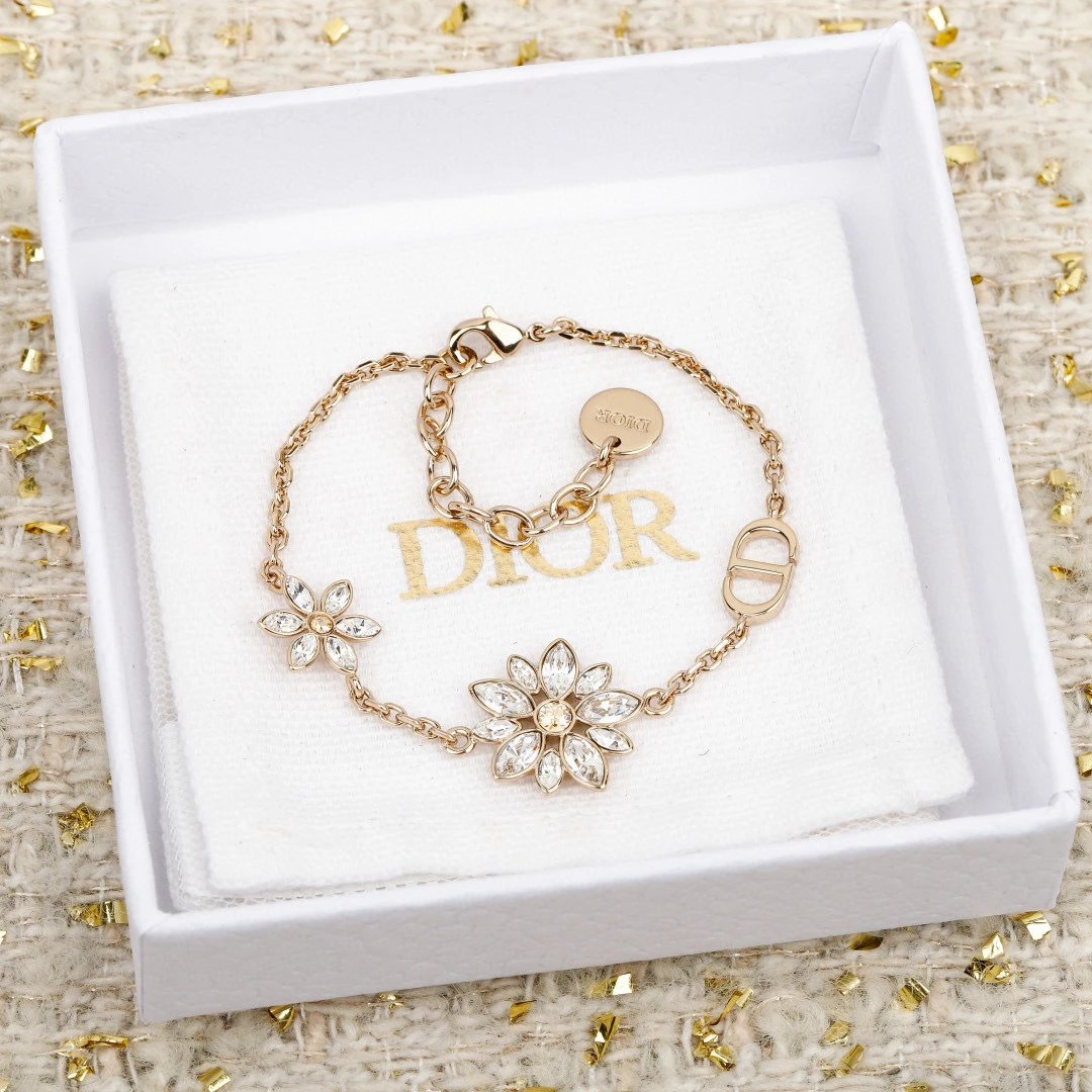 Bloom In Dior Set - image 2