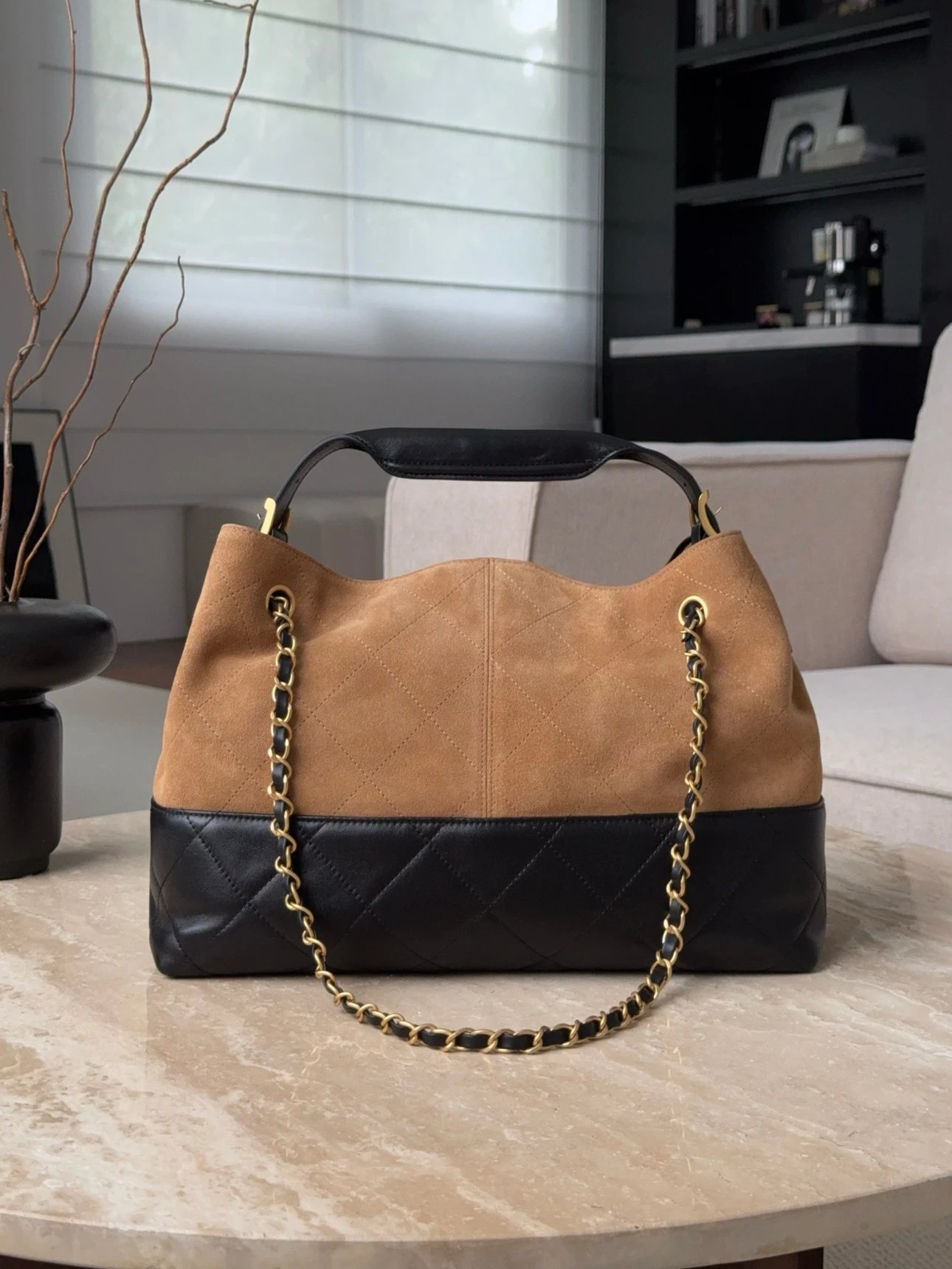 CHANEL Métiers d’art Small Tote - image 5