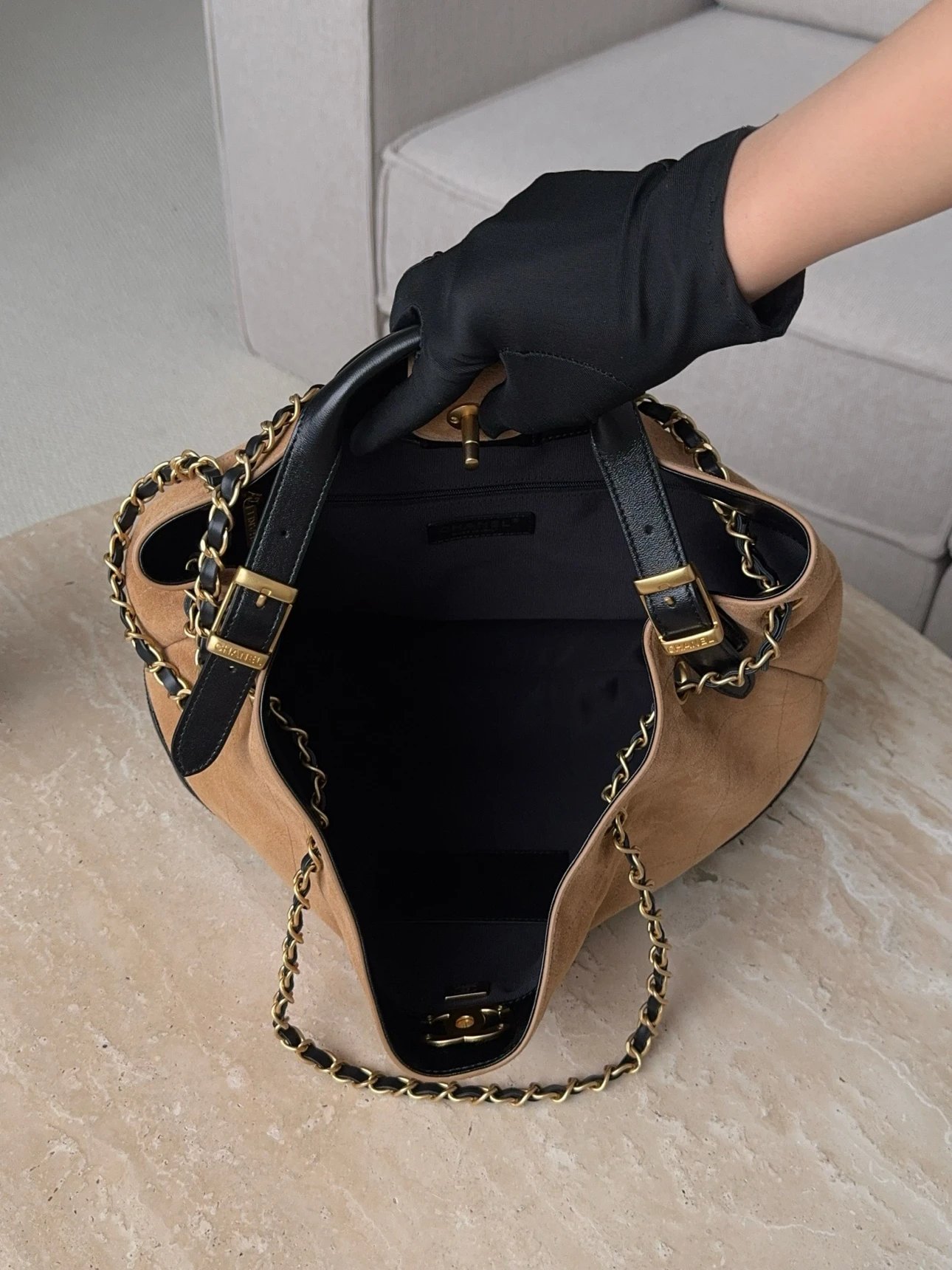 CHANEL Métiers d’art Small Tote - image 7