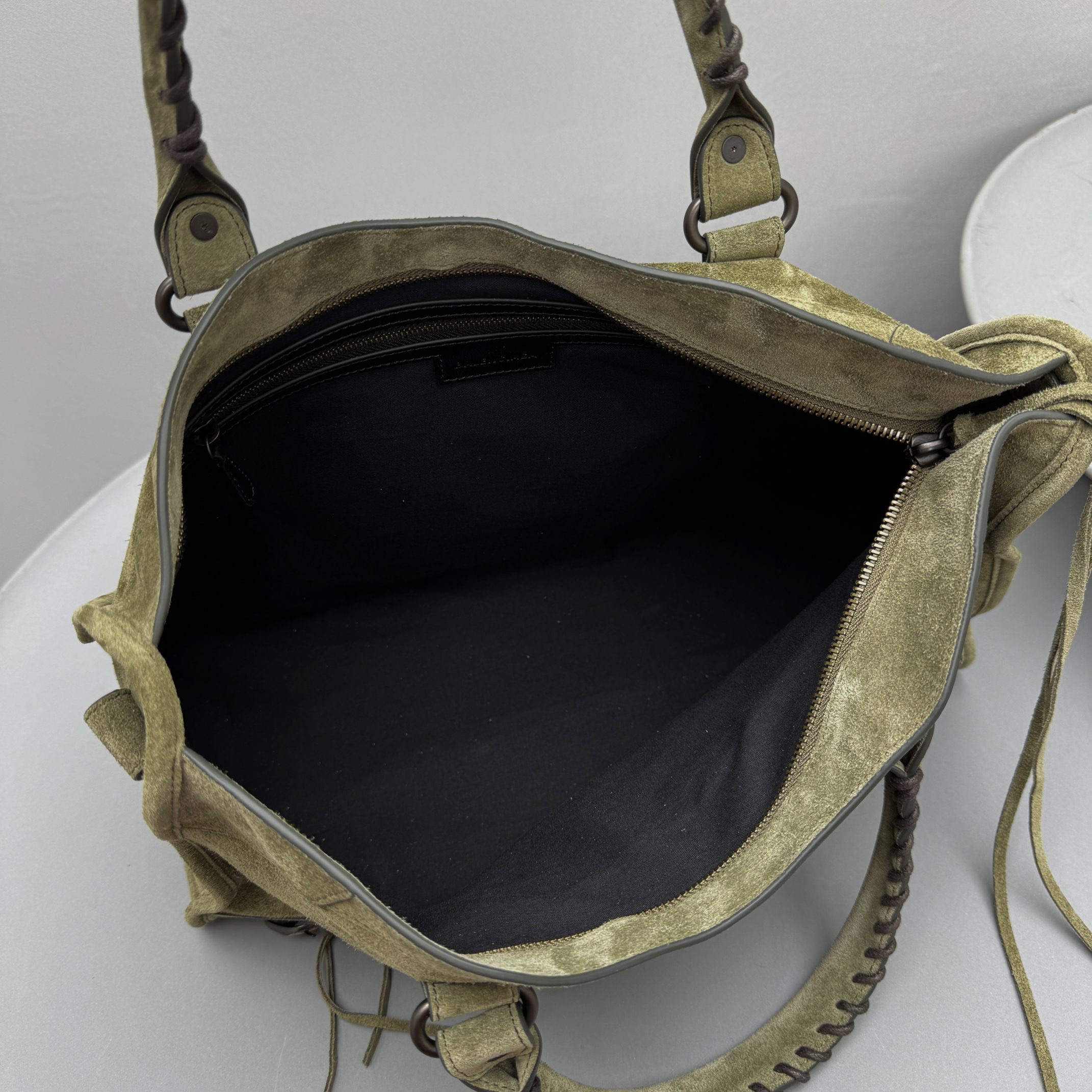 BALENCIAGA Women's Le City Bag - image 7