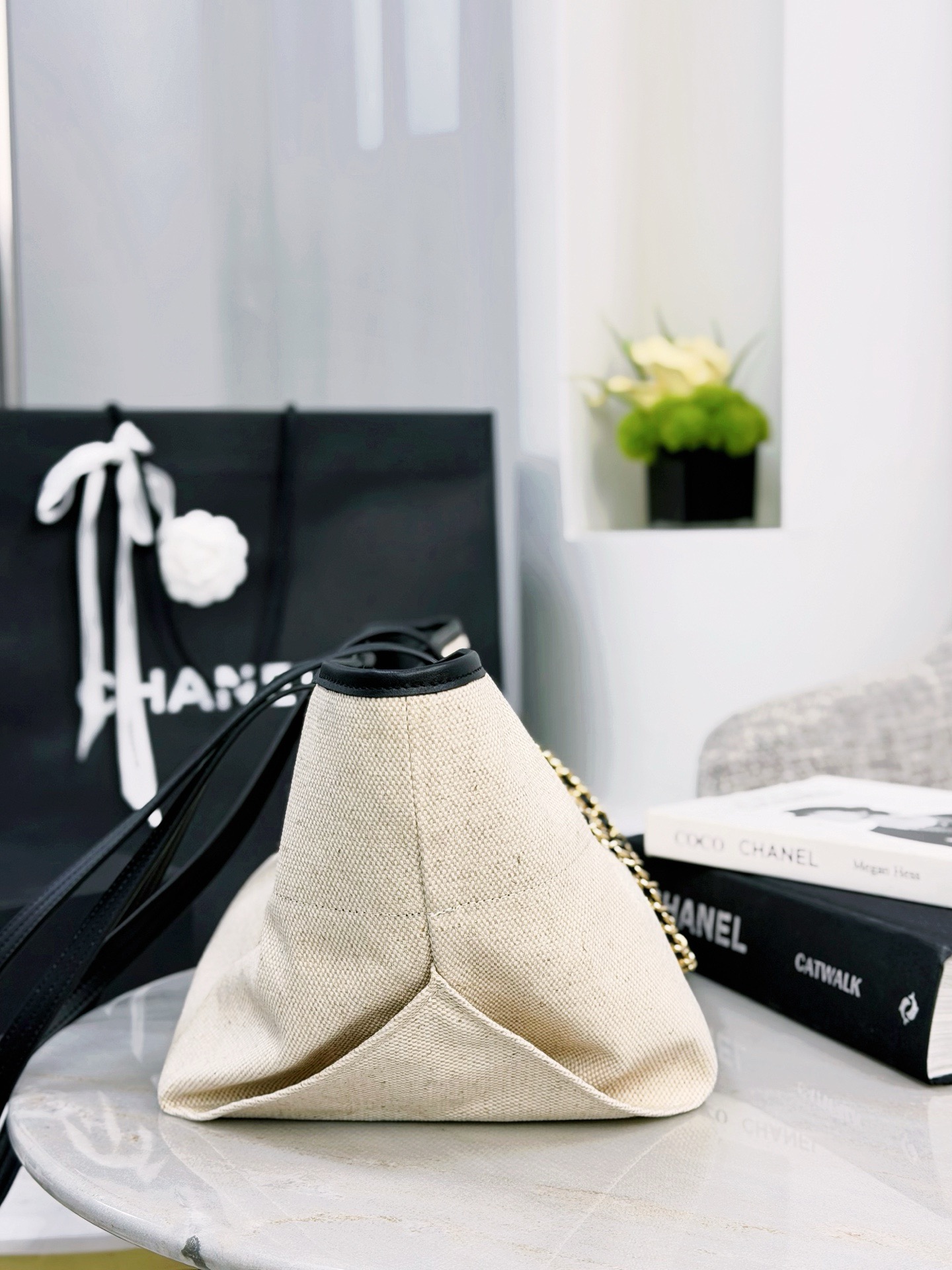 CHANEL Small Shopping Bag Ecru & Black - image 3