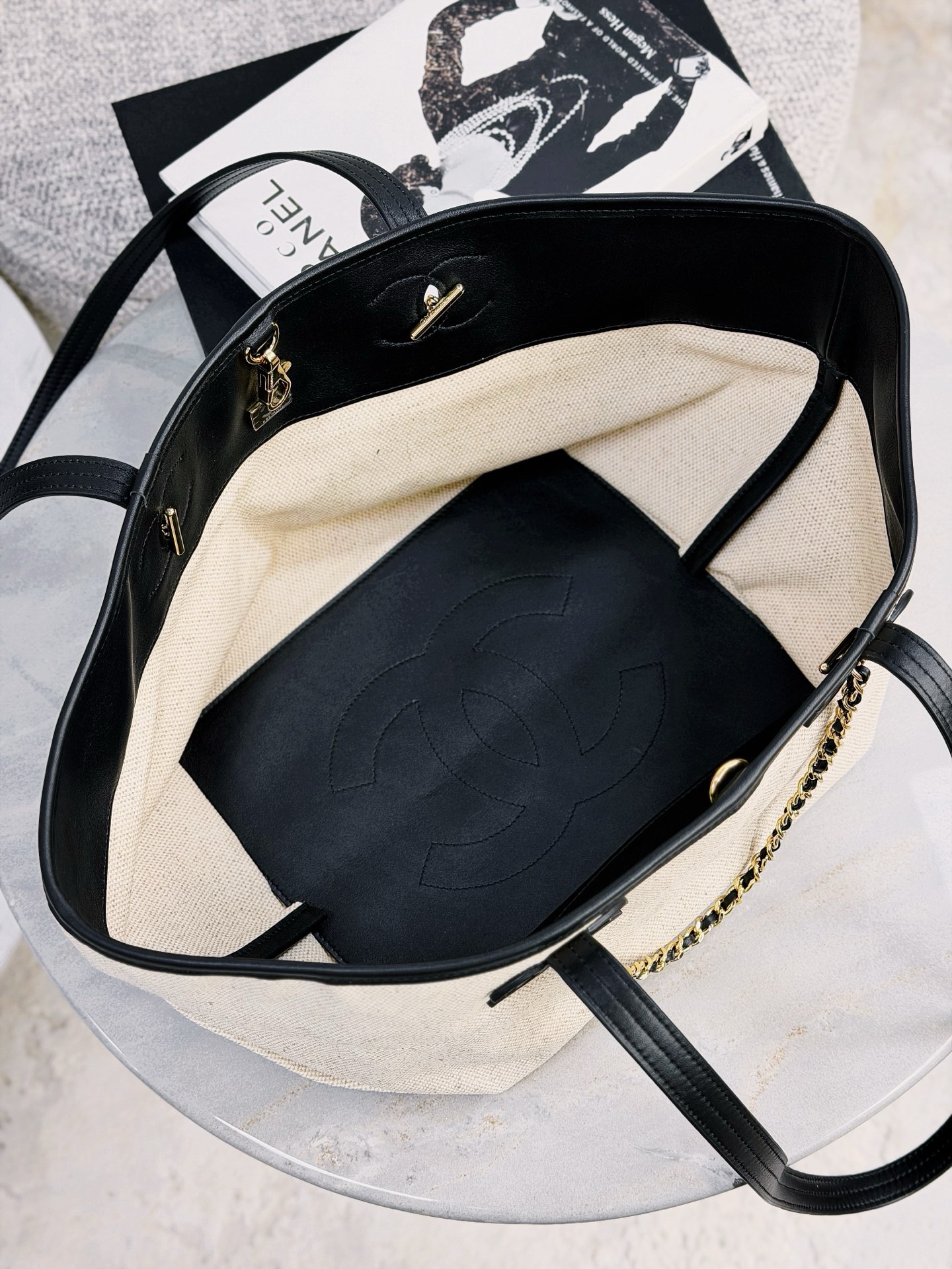 CHANEL Small Shopping Bag Ecru & Black - image 6