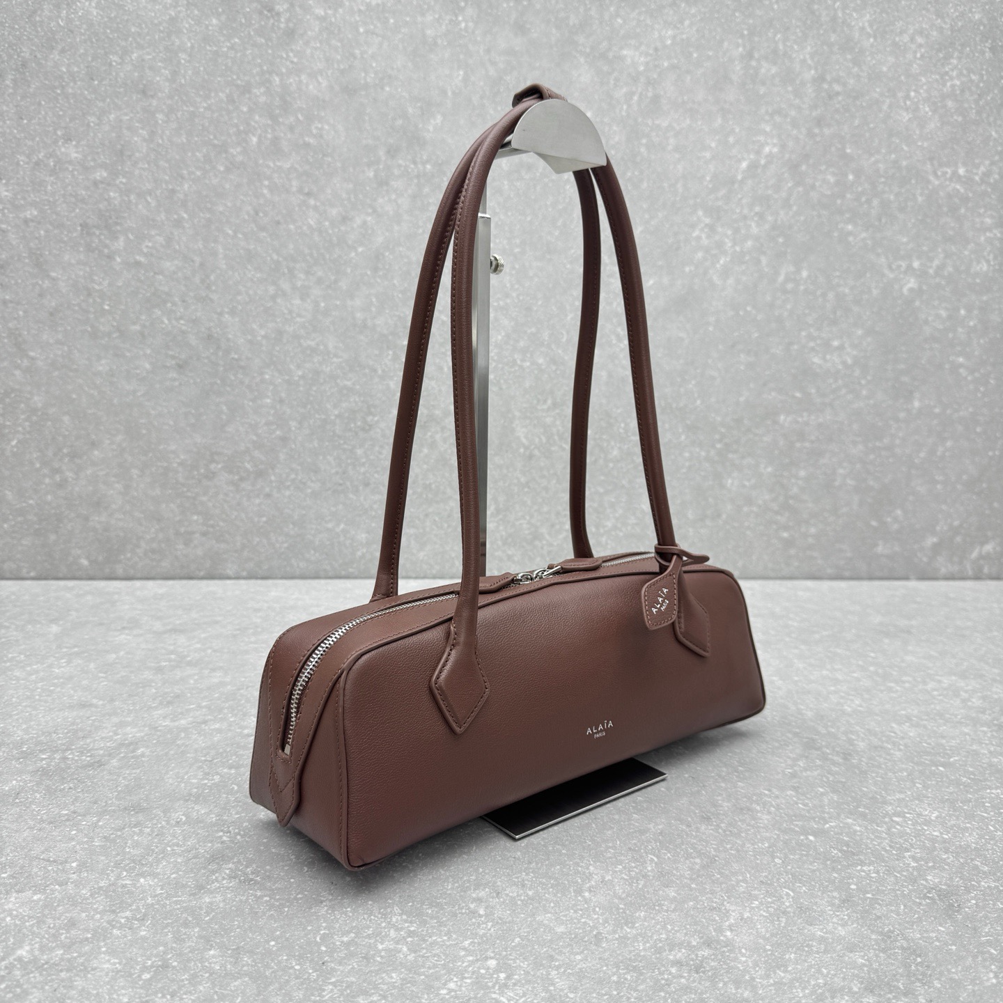 ALAIA LE TECKEL MEDIUM BAG IN CALFSKIN - image 3