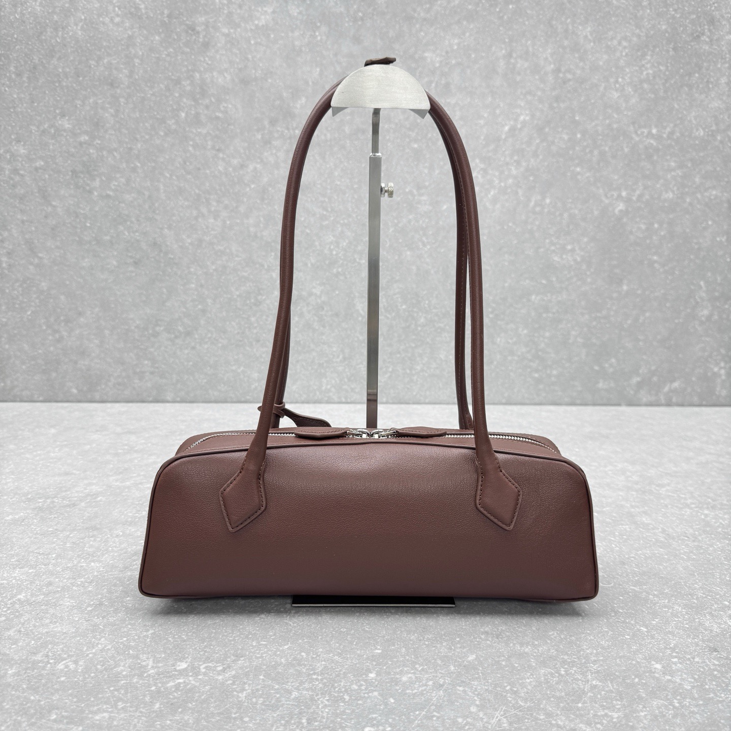 ALAIA LE TECKEL MEDIUM BAG IN CALFSKIN - image 4