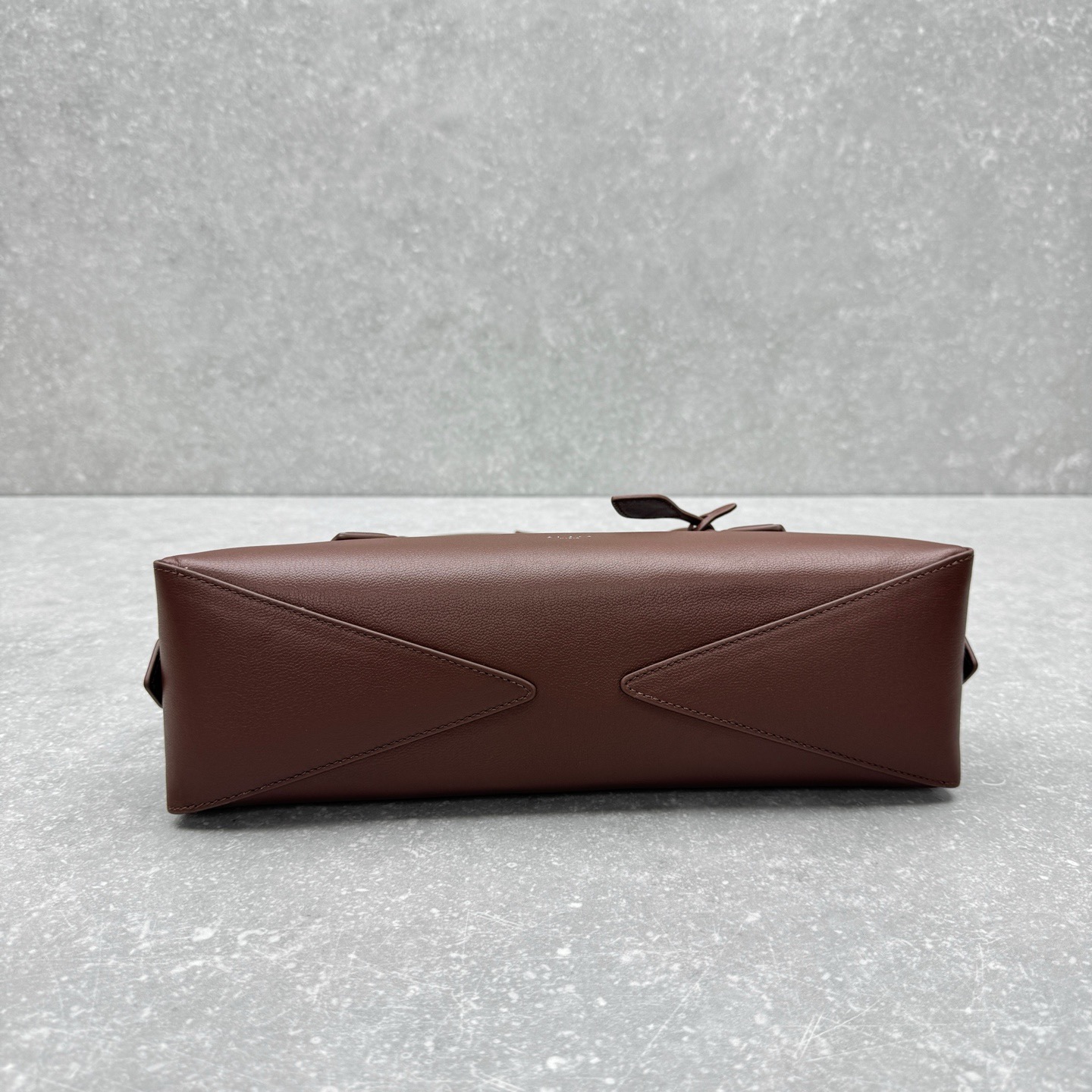 ALAIA LE TECKEL MEDIUM BAG IN CALFSKIN - image 5