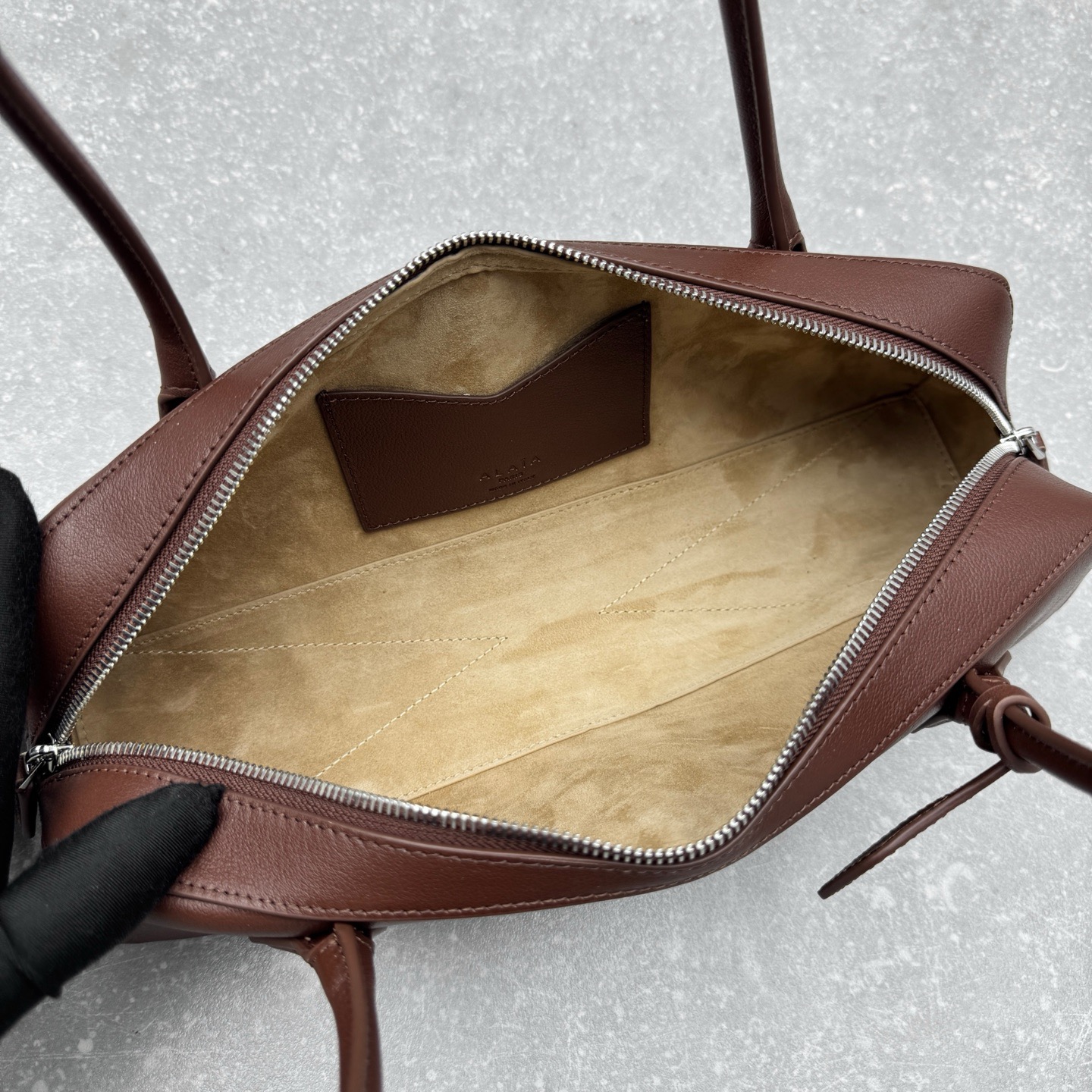 ALAIA LE TECKEL MEDIUM BAG IN CALFSKIN - image 8