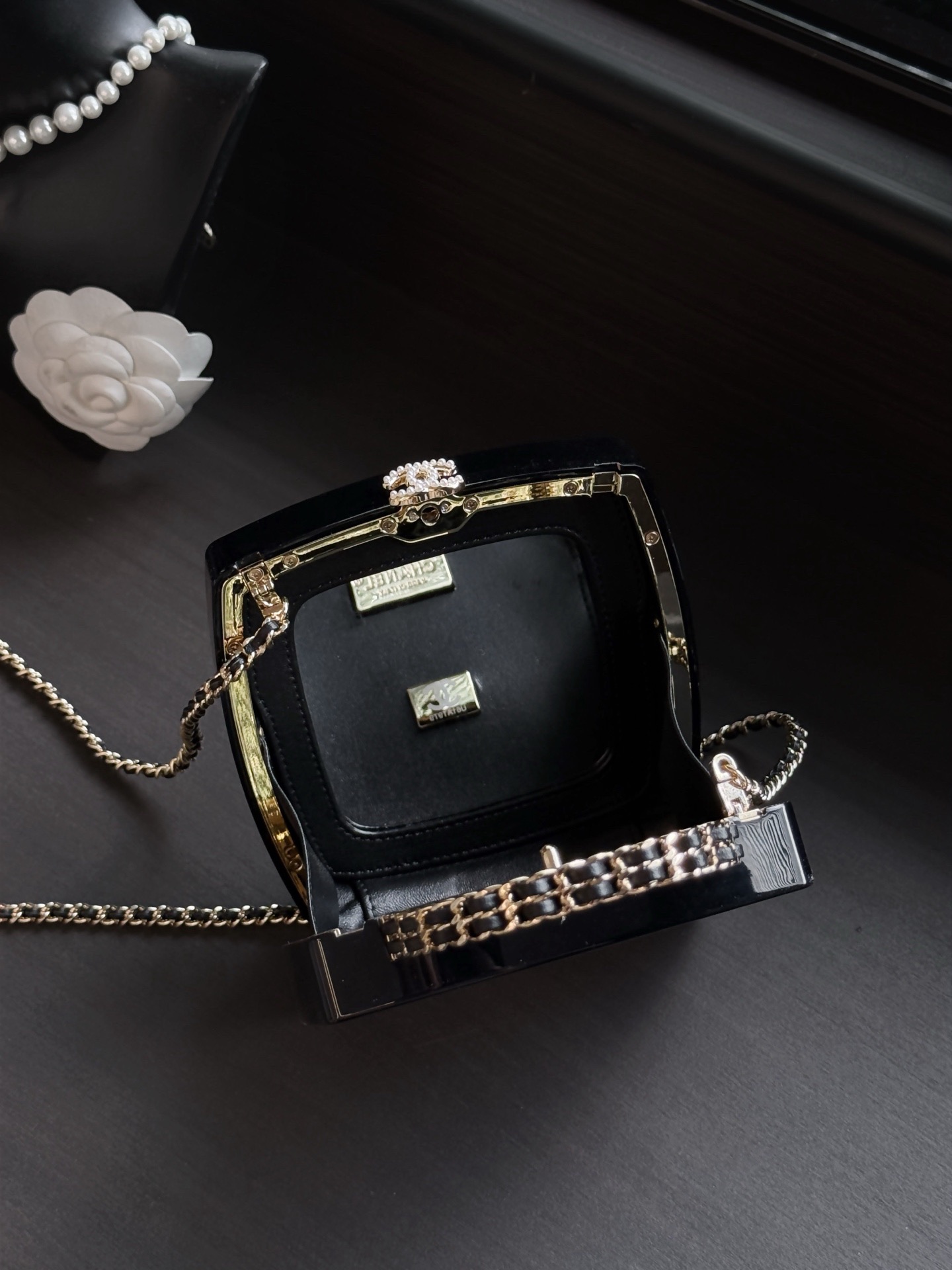 CHANEL Makeup Palette Minaudiere - image 5