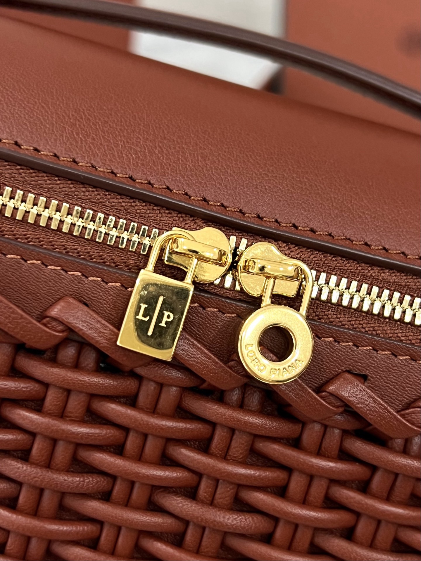 Extra Pocket L19 - image 9