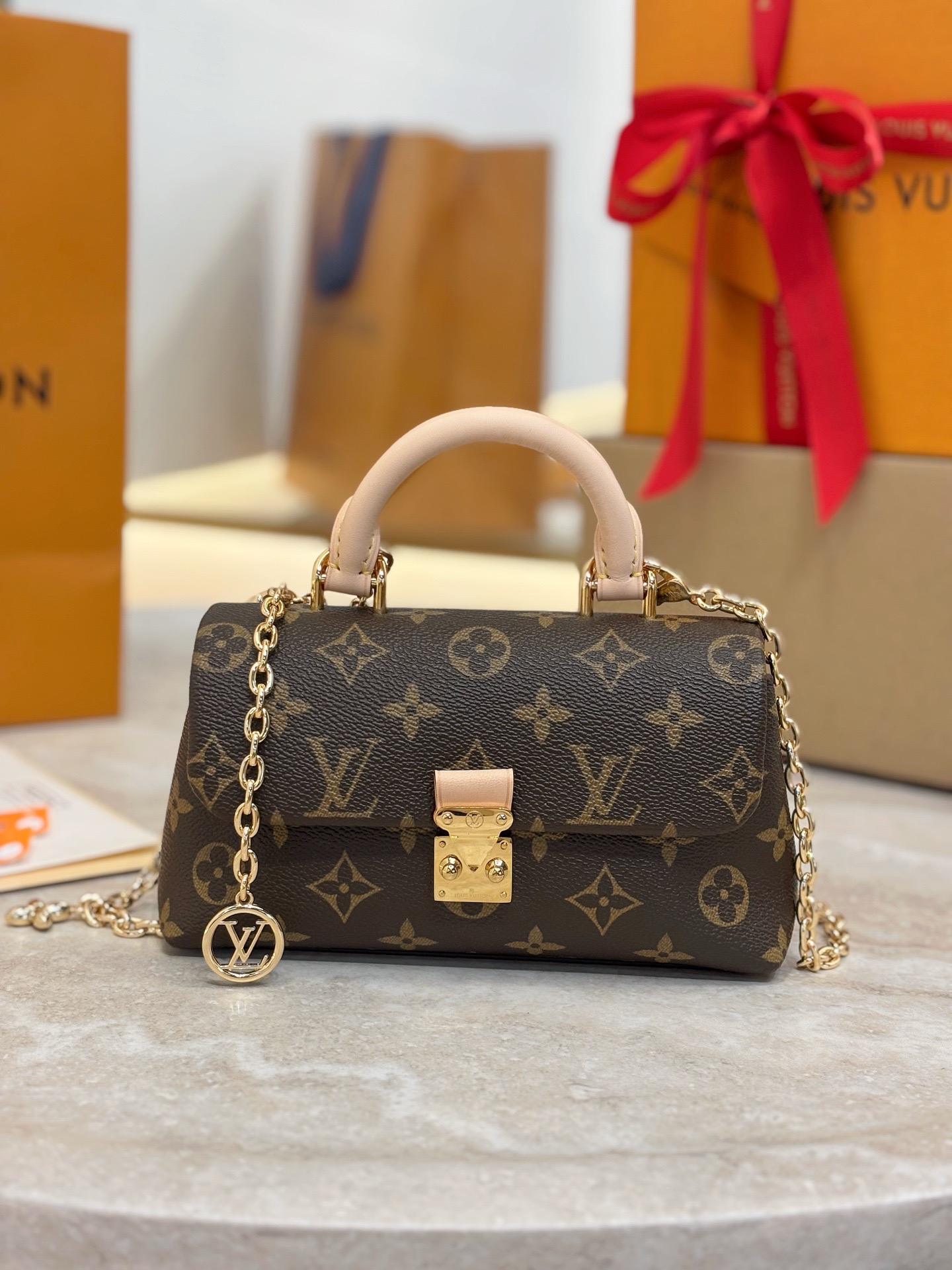 LV Nano Madeleine M28426 - image 2