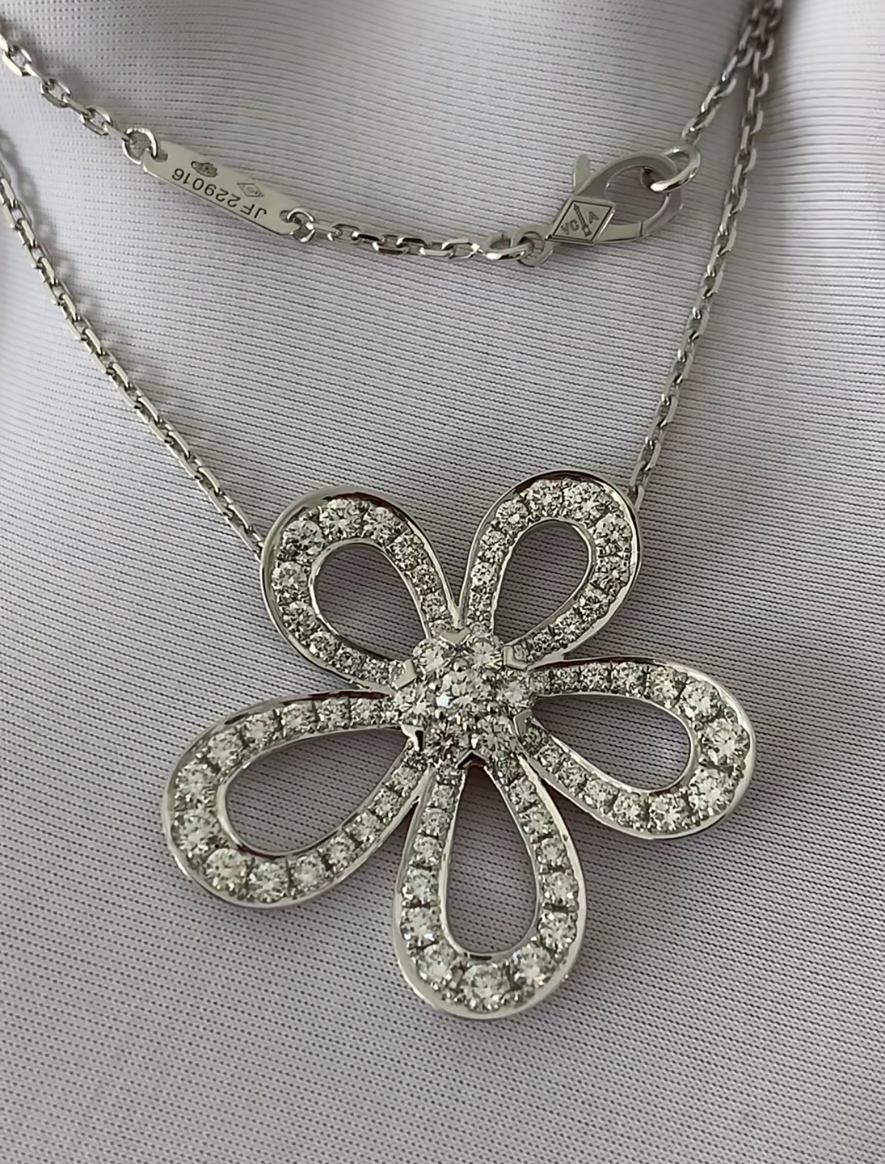 VCA Flowerlace Necklace - image 2