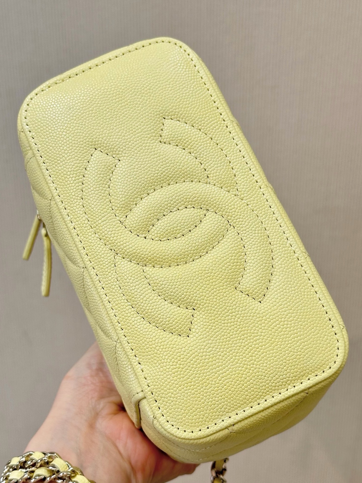 CHANEL 26S Long Vanity With Chain Grained Shiny Calfskin - image 7