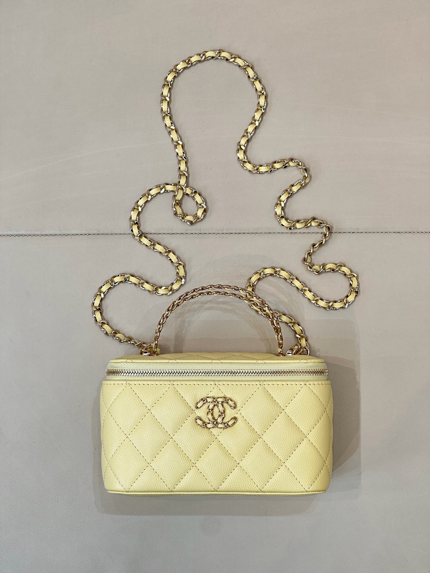 CHANEL 26S Long Vanity With Chain Grained Shiny Calfskin - image 2