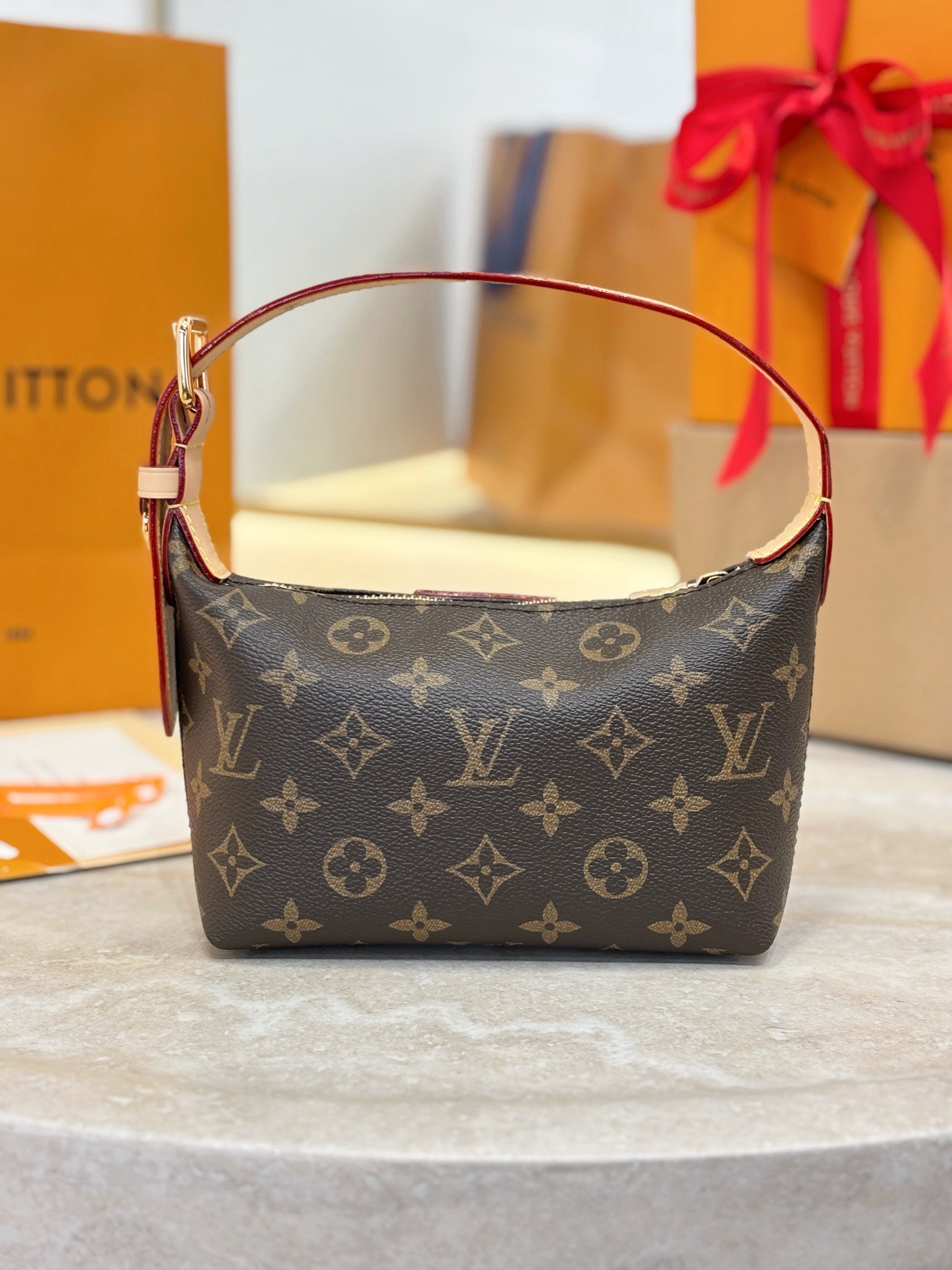 LV Hills M27509 - image 3