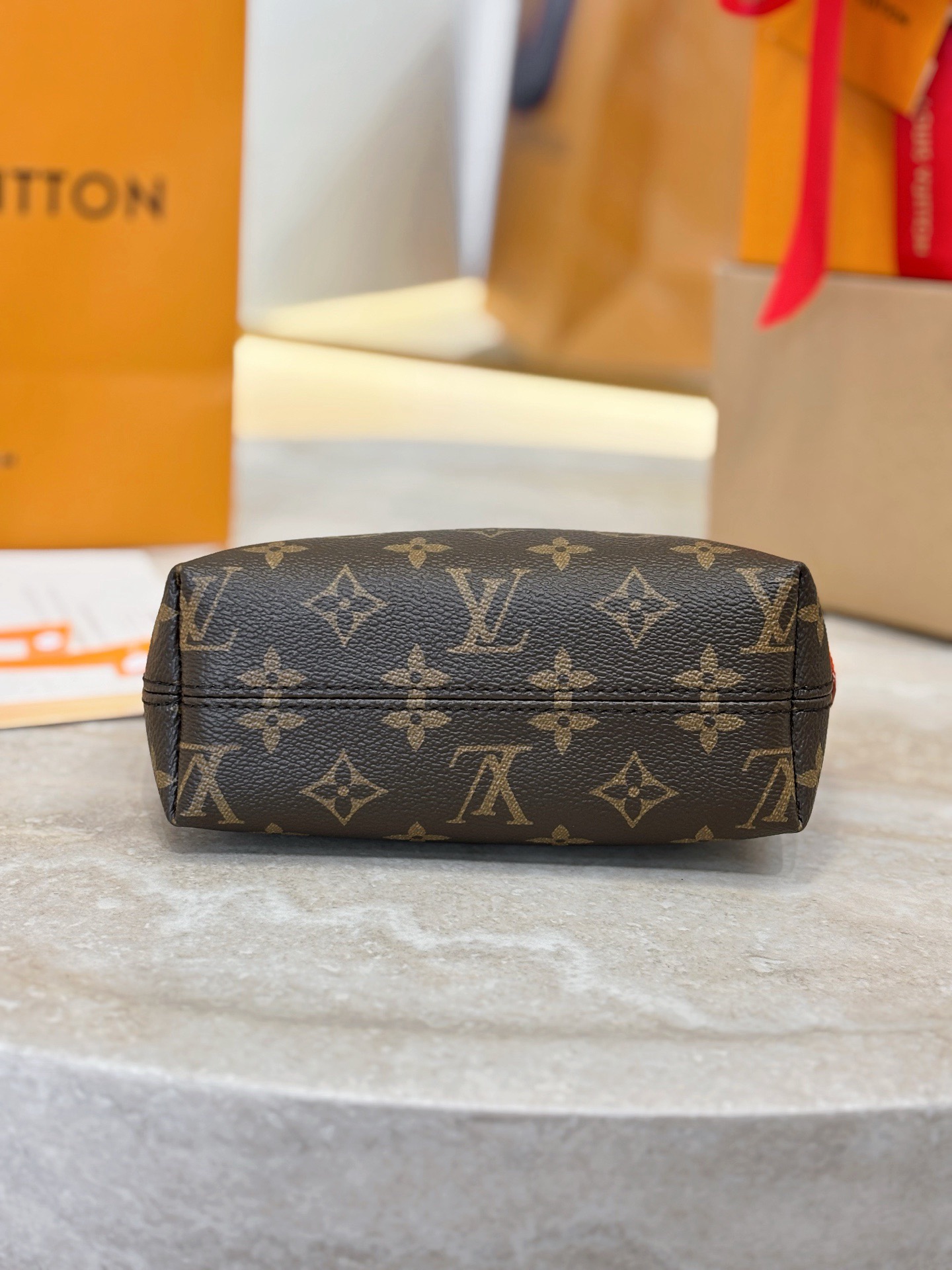 LV Hills M27509 - image 5