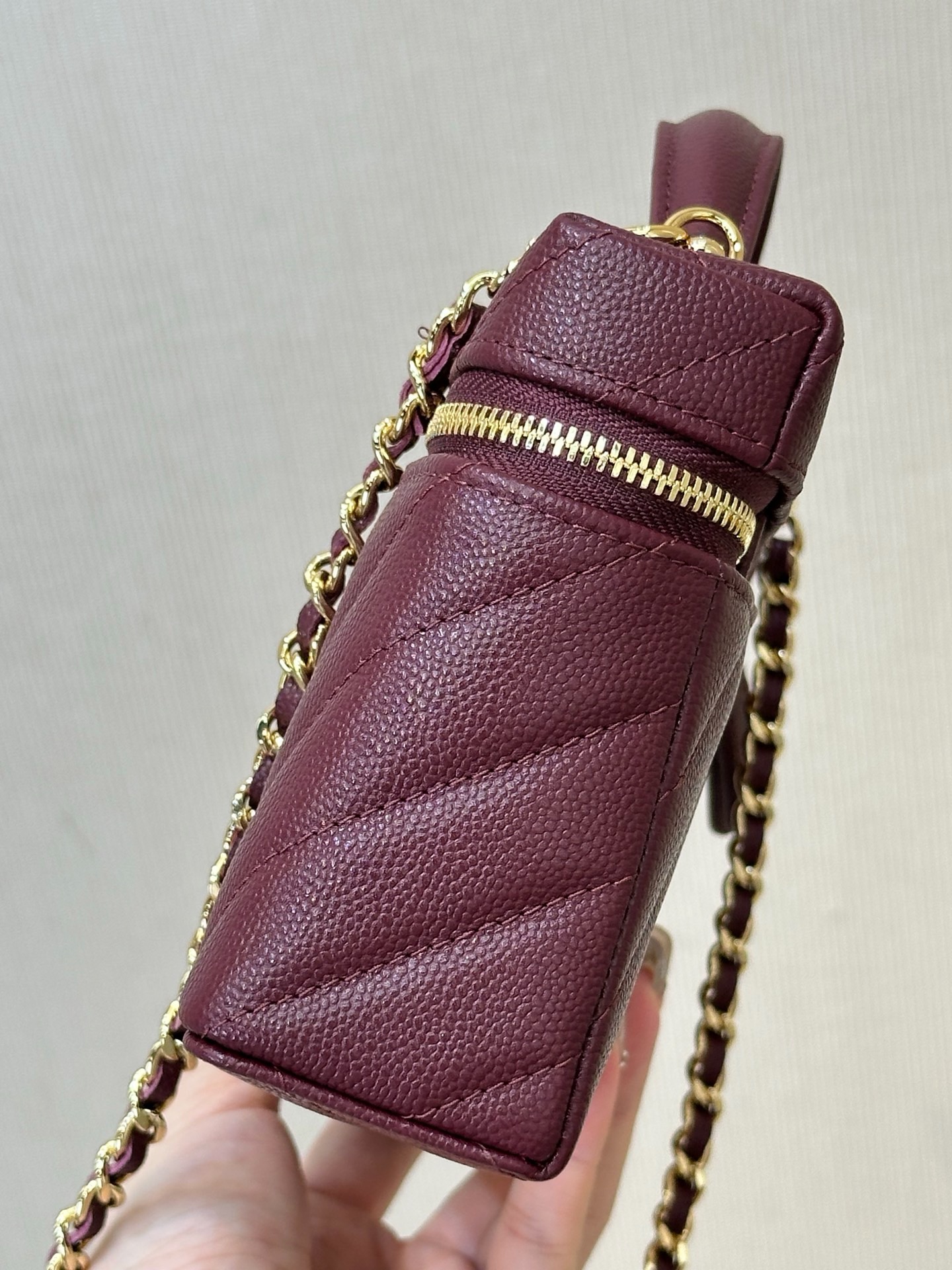 CHANEL Vanity with Chain Grained Shiny Calfskin - image 4