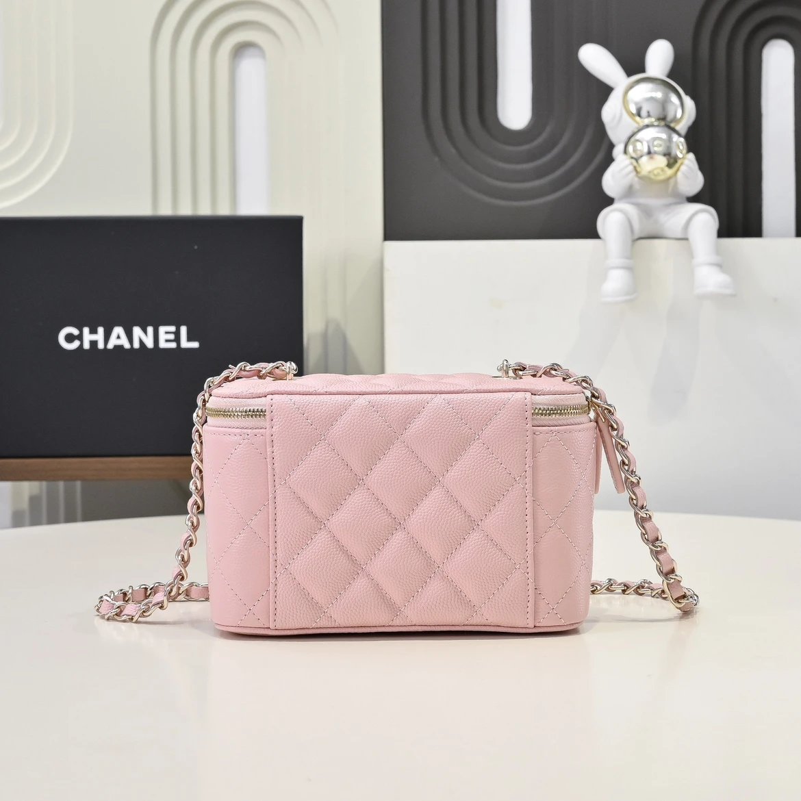 CHANEL Vanity Bag Pink Calfskin - image 4