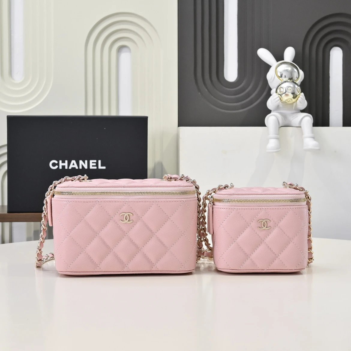 CHANEL Vanity Bag Pink Calfskin - image 7