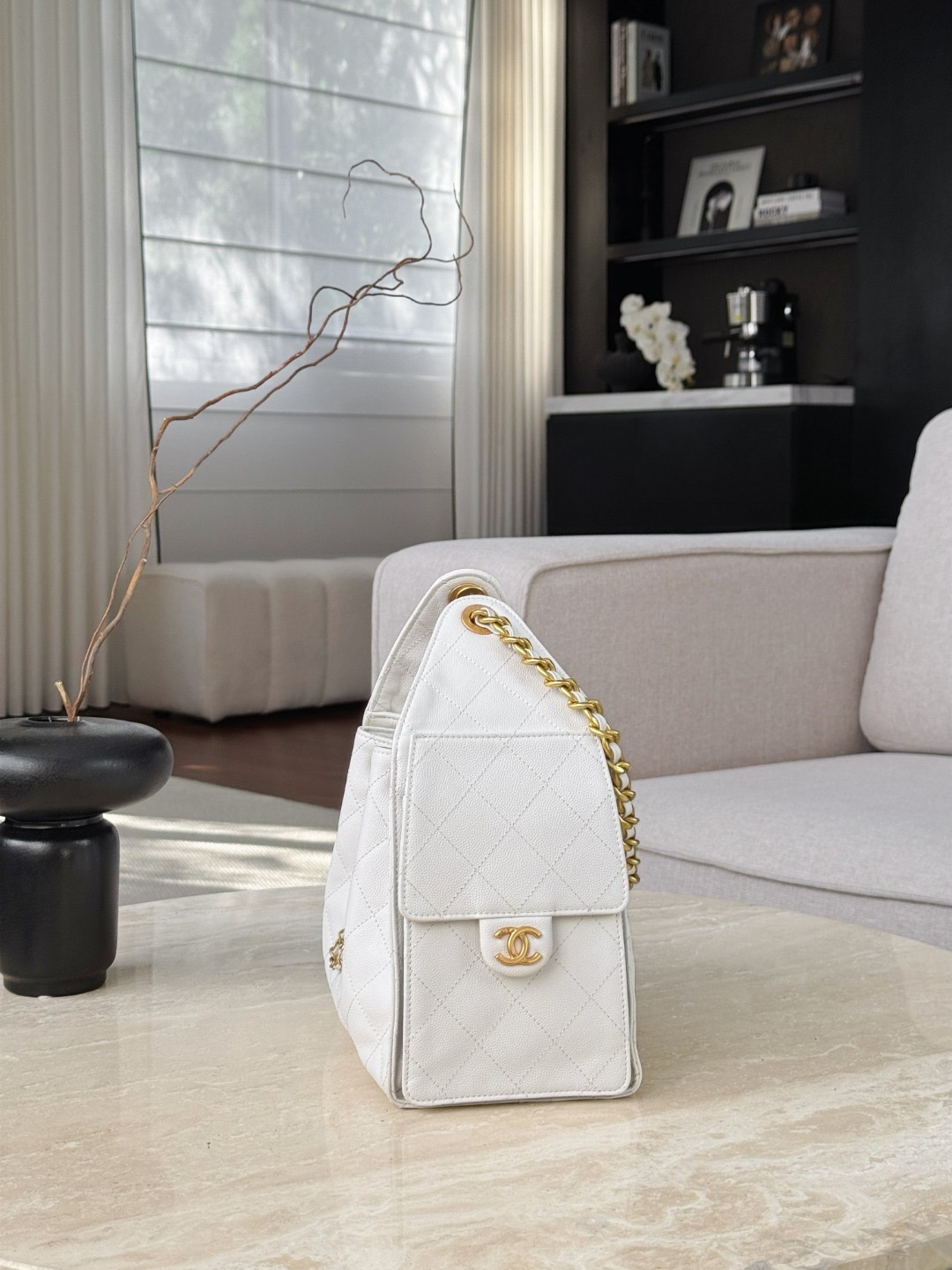 CHANEL 25P Hobo Bag Caviar leather In White - image 4
