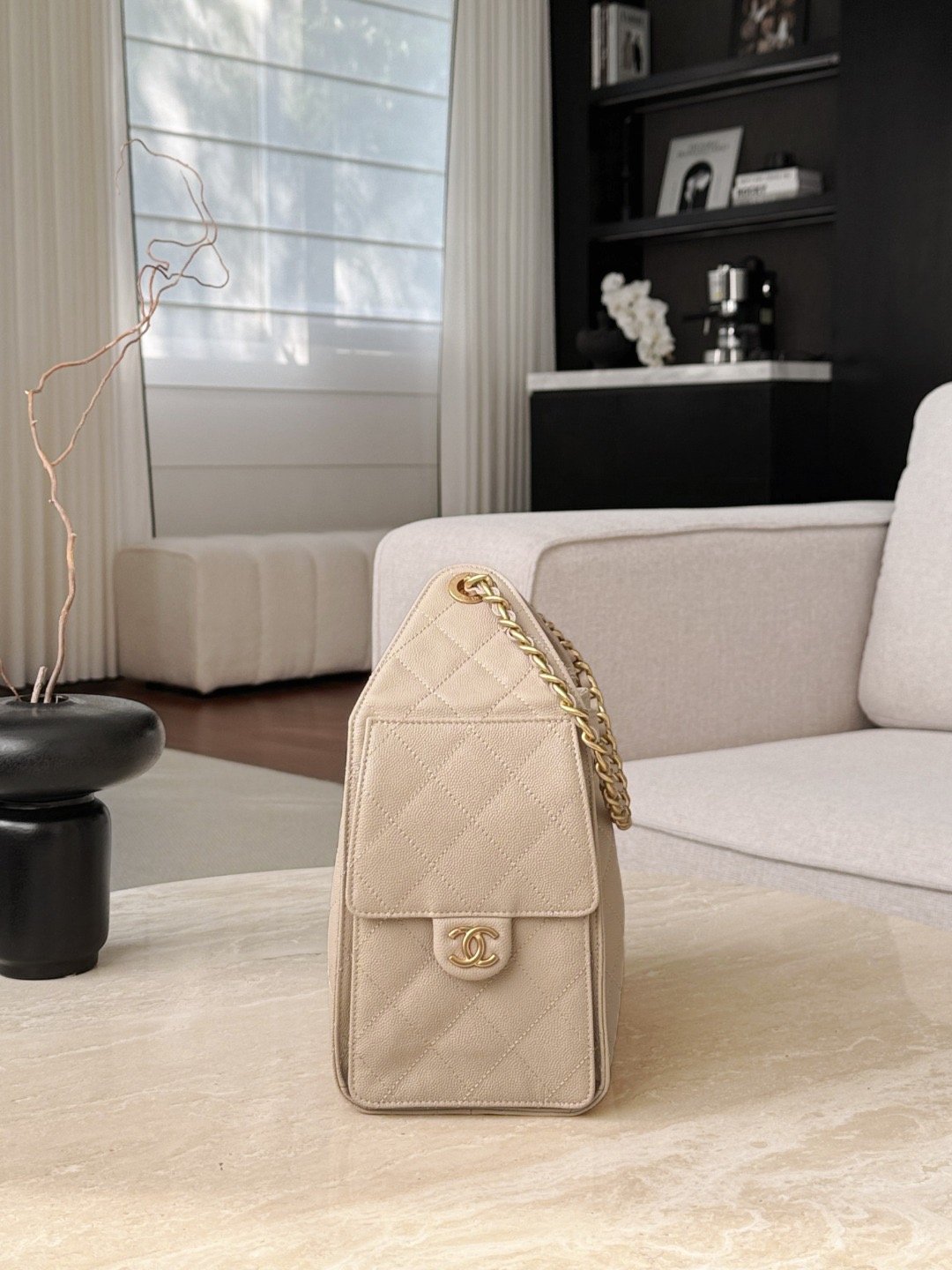 CHANEL 25A Hobo Bag Caviar leather In Beige - image 4