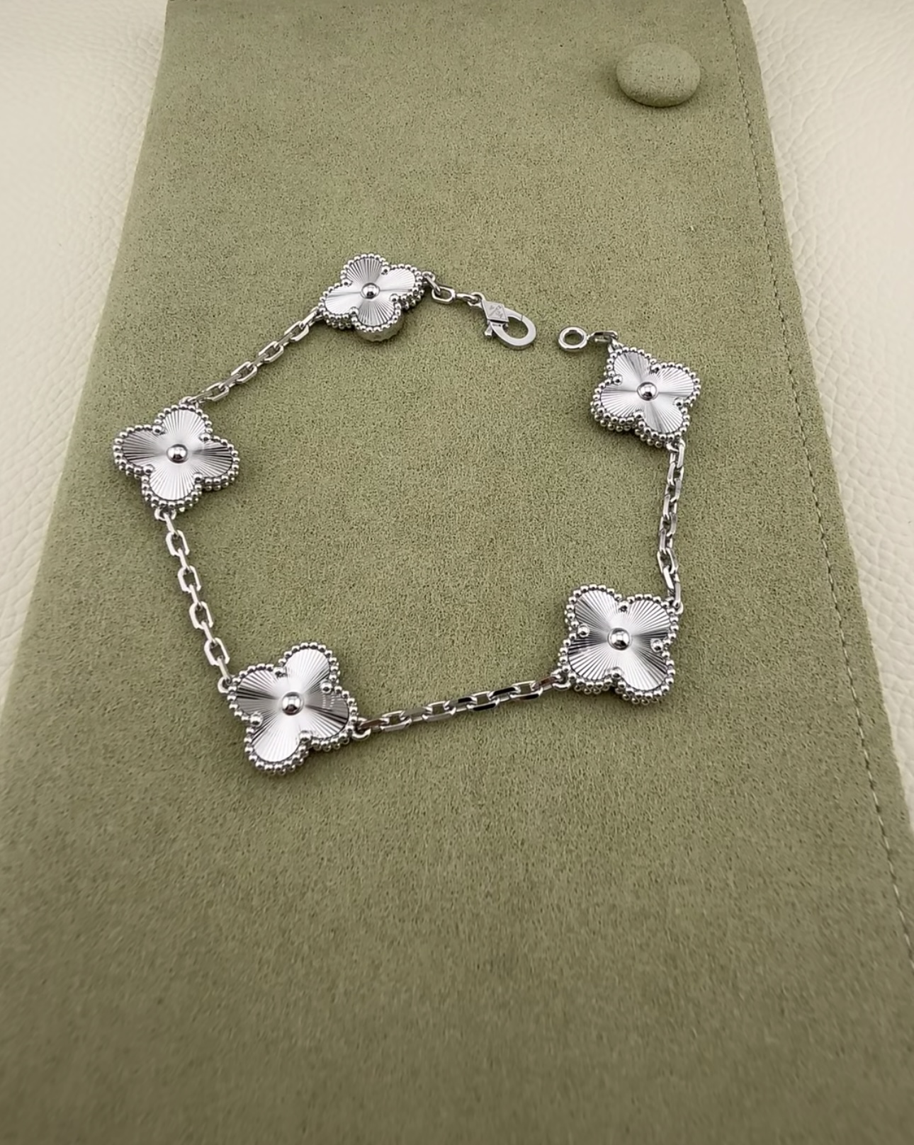 VCA Vintage Alhambra pendant- Perlée - image 2