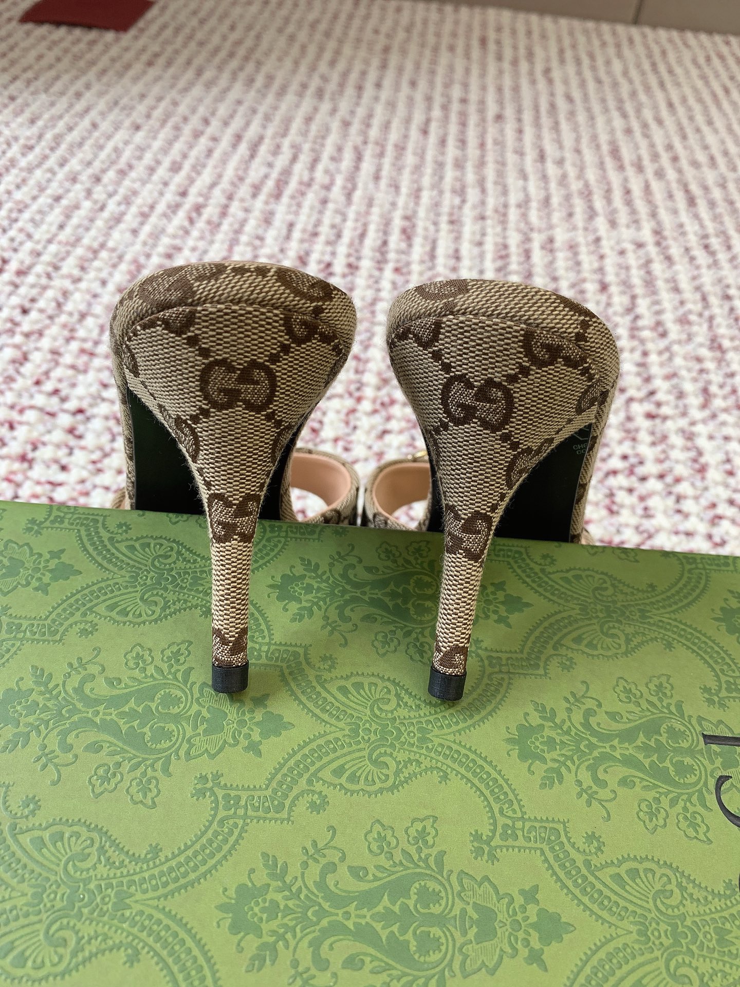 GUCCI Women’s slide sandal with Horsebit beige and brown GG canvas - image 4