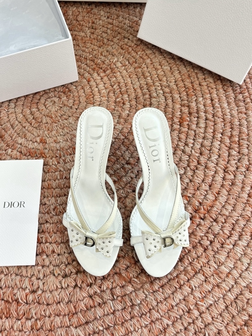 DIOR vintage christian dior 2000s white 'd' bow heels - image 2
